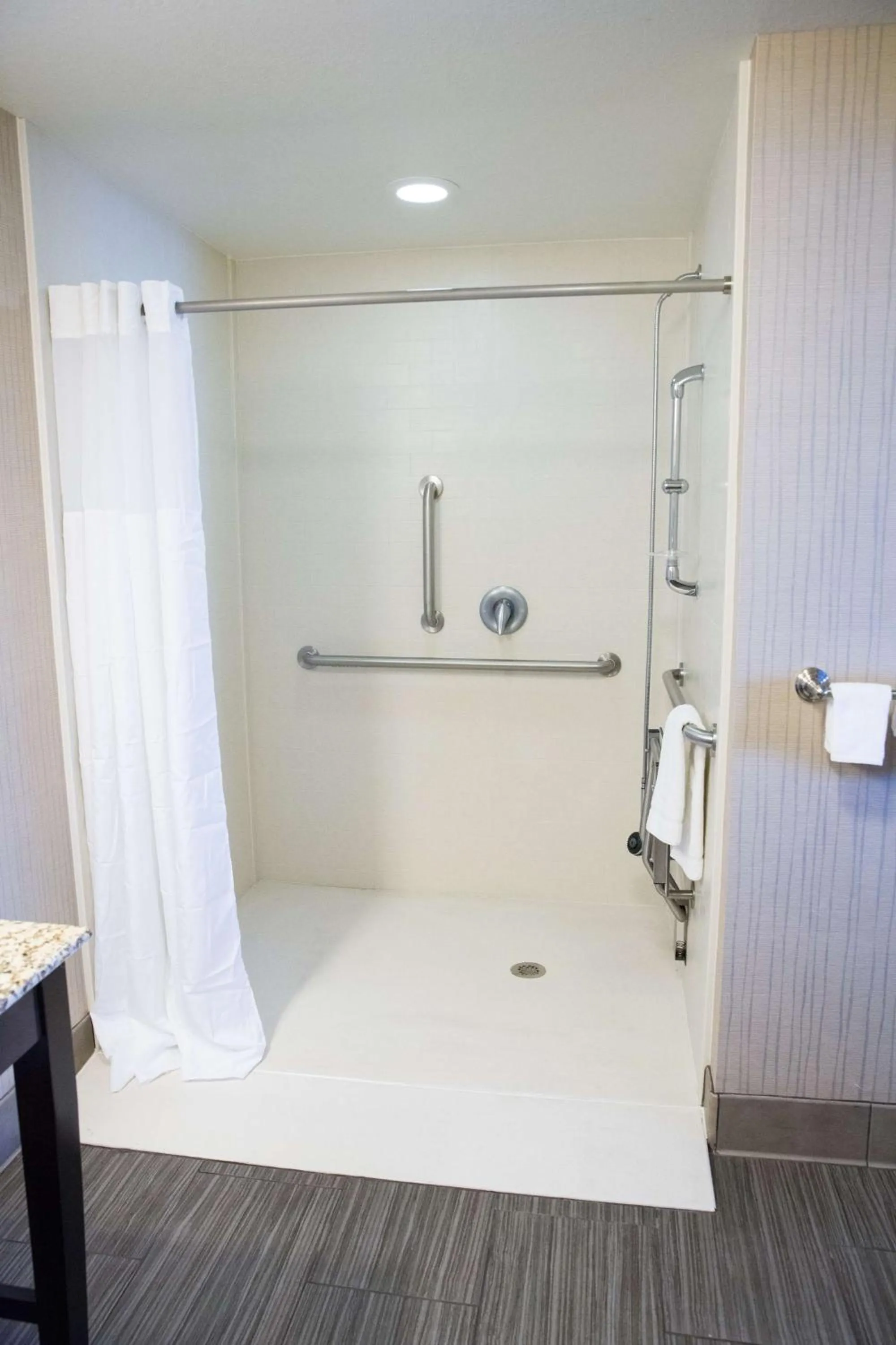 Bathroom in Hampton Inn & Suites Bismarck Northwest