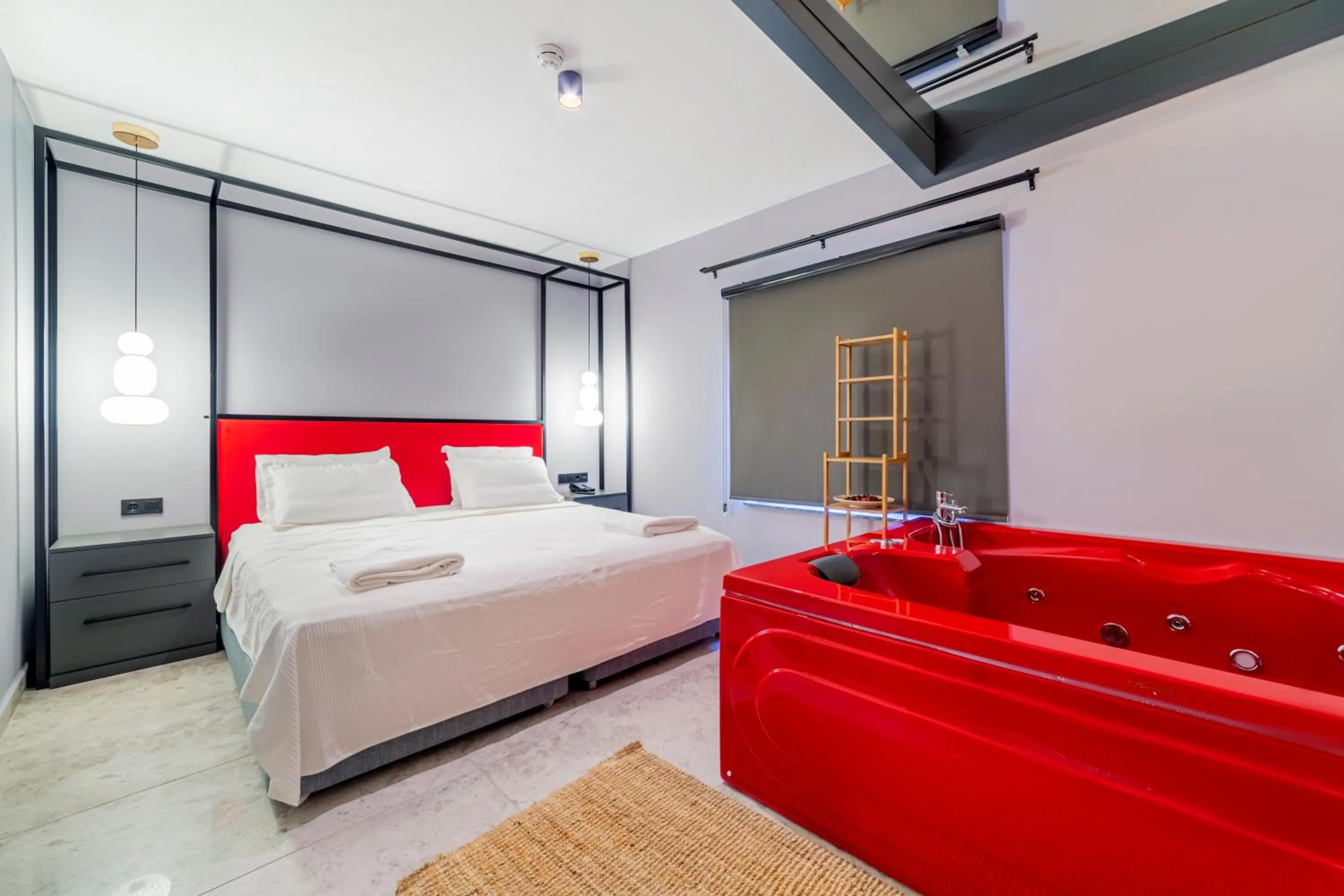 Hot Tub, Bed in Aria Riva Apart Hotel