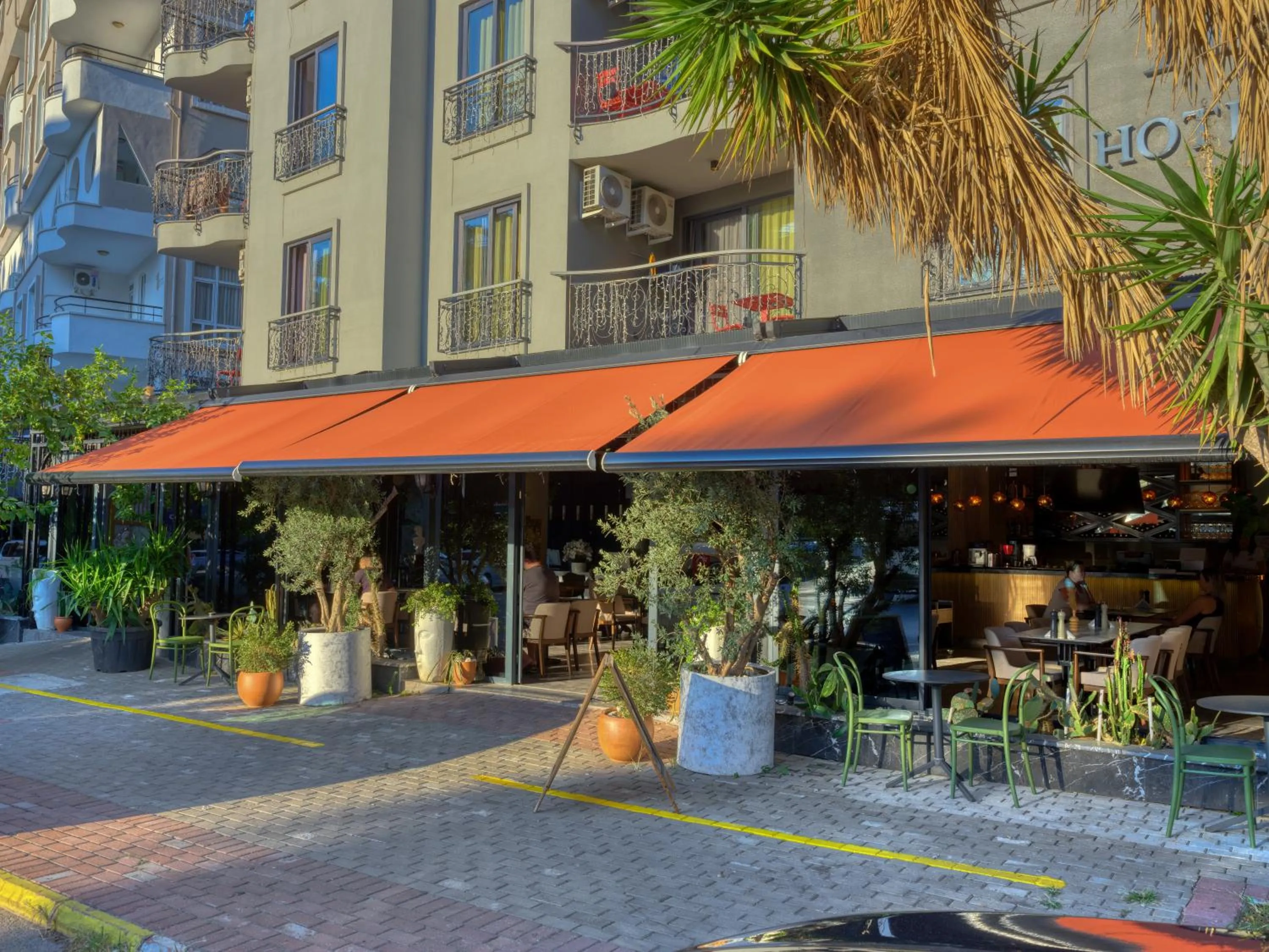 Restaurant/places to eat in Aria Riva Apart Hotel