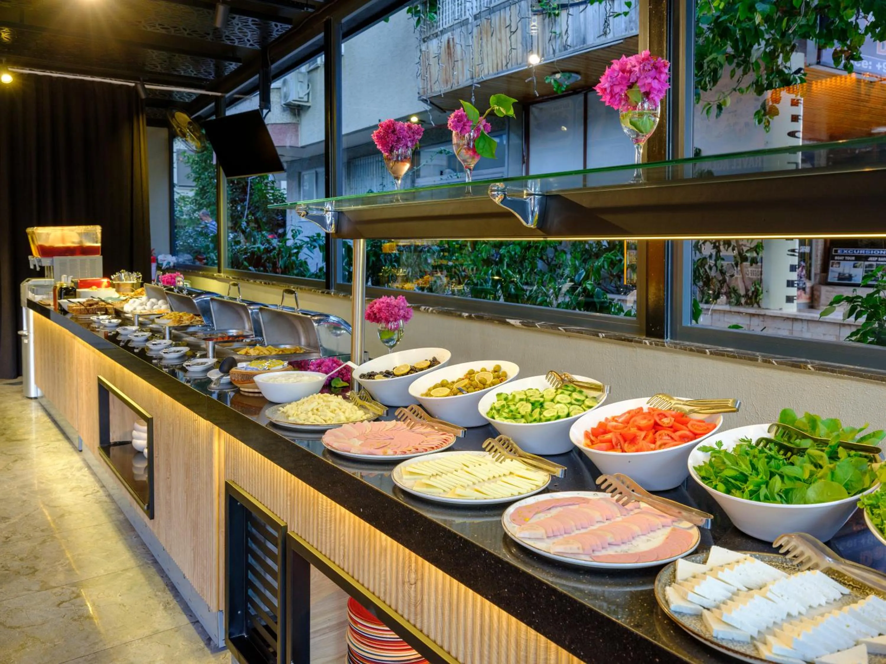 Buffet breakfast in Aria Riva Apart Hotel