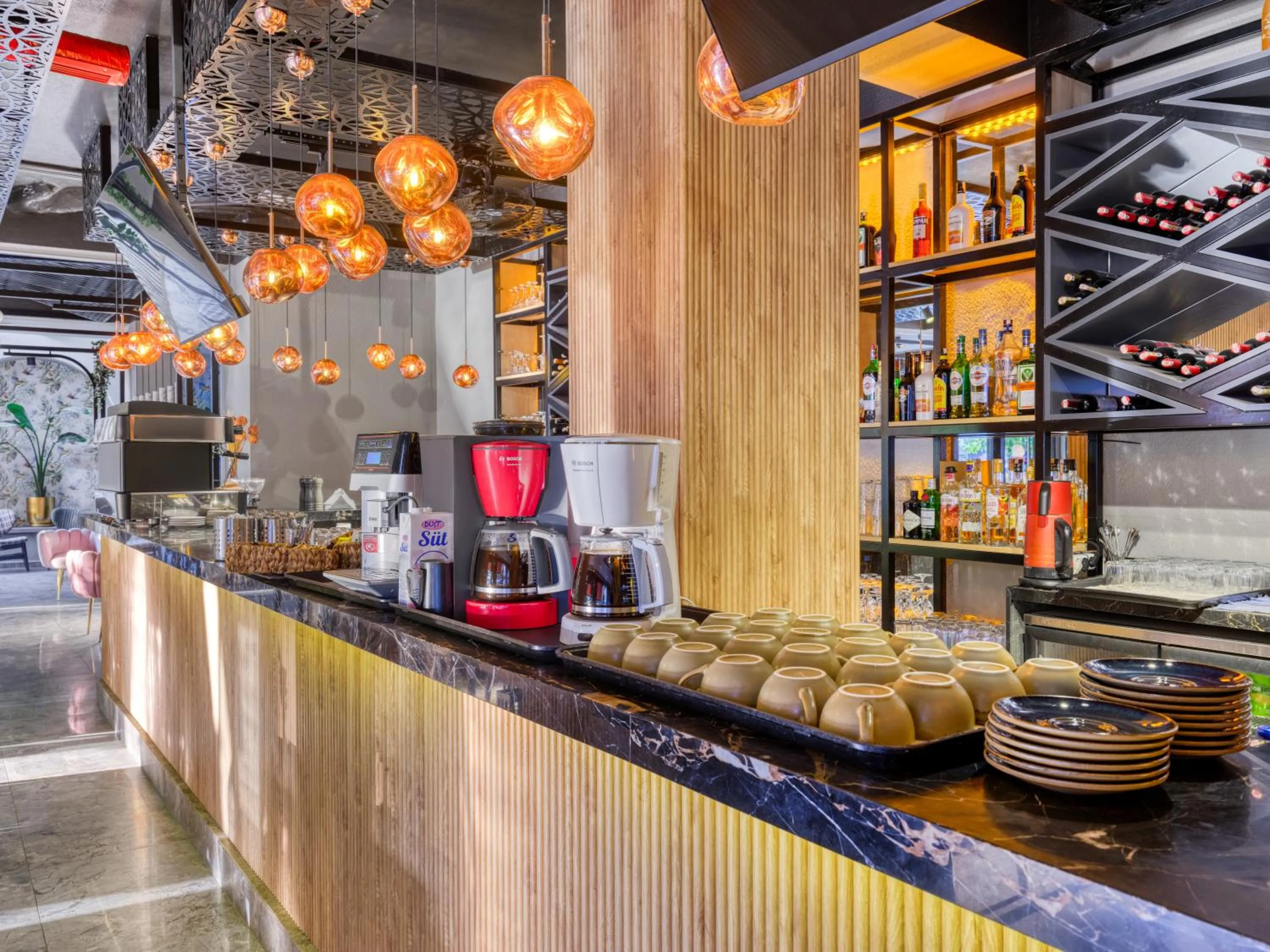 Restaurant/places to eat in Aria Riva Apart Hotel