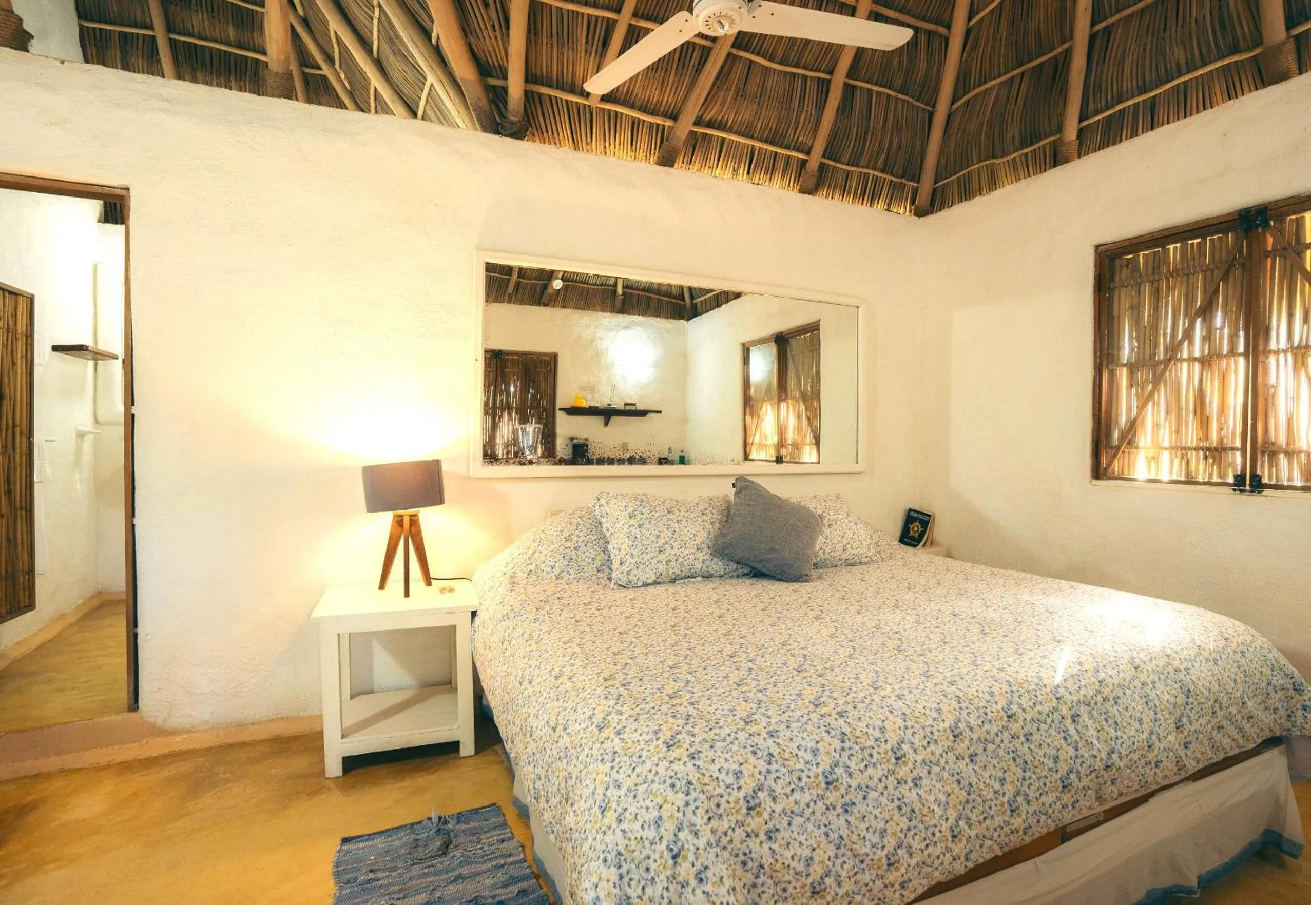 Bed in Junto al Rio Bungalows & Suites