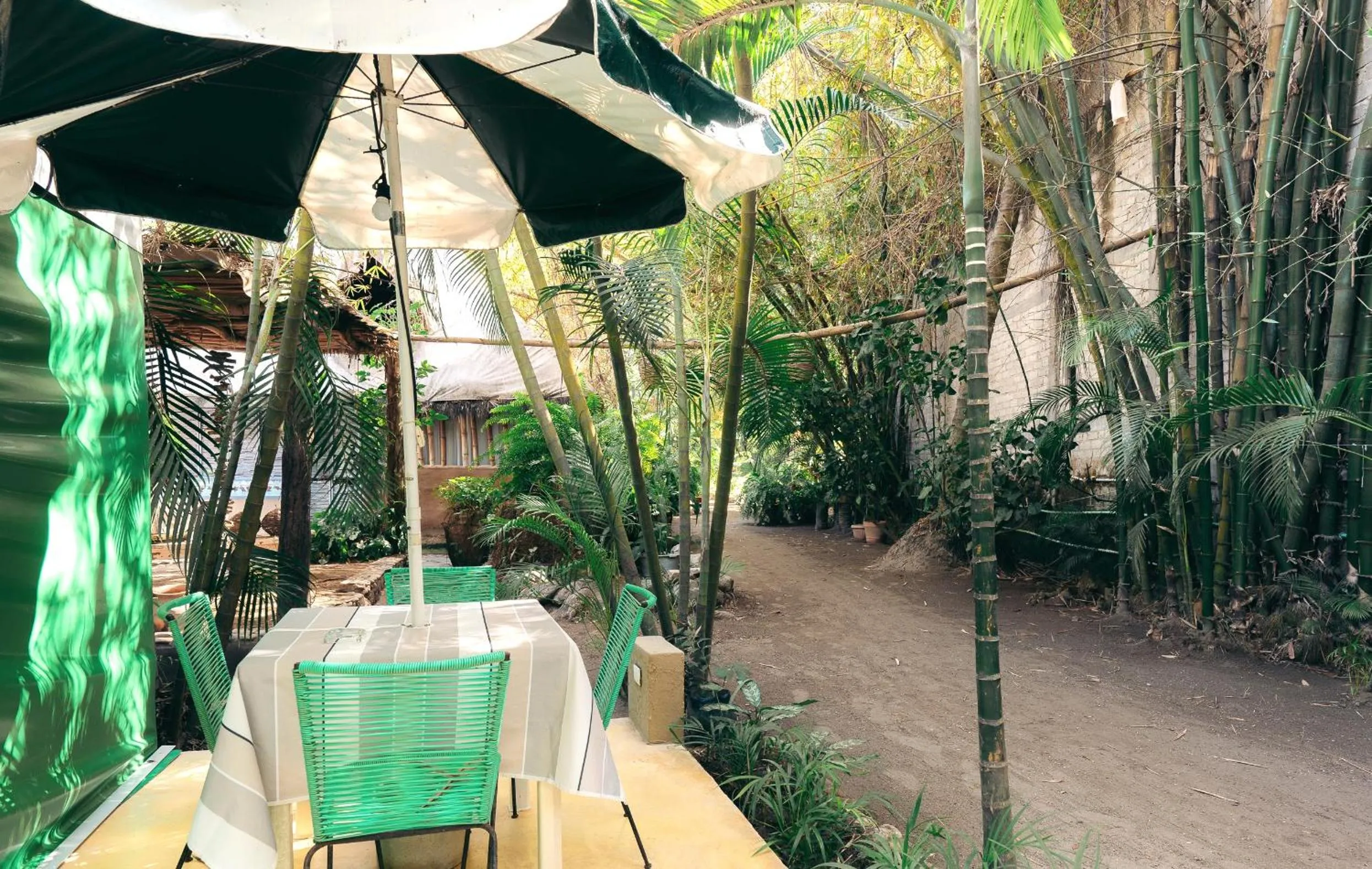 Junto al Rio Bungalows & Suites