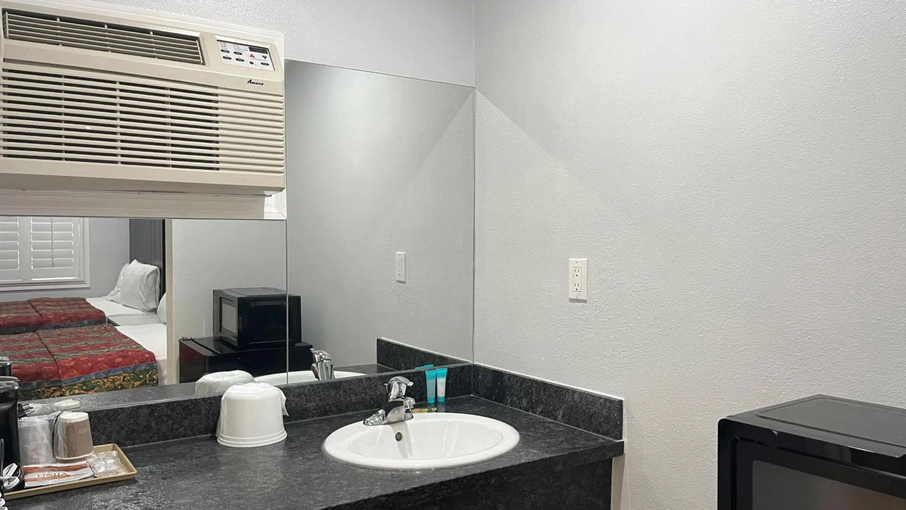 Bathroom in Studio 6 Oakland CA San Francisco Berkeley Area