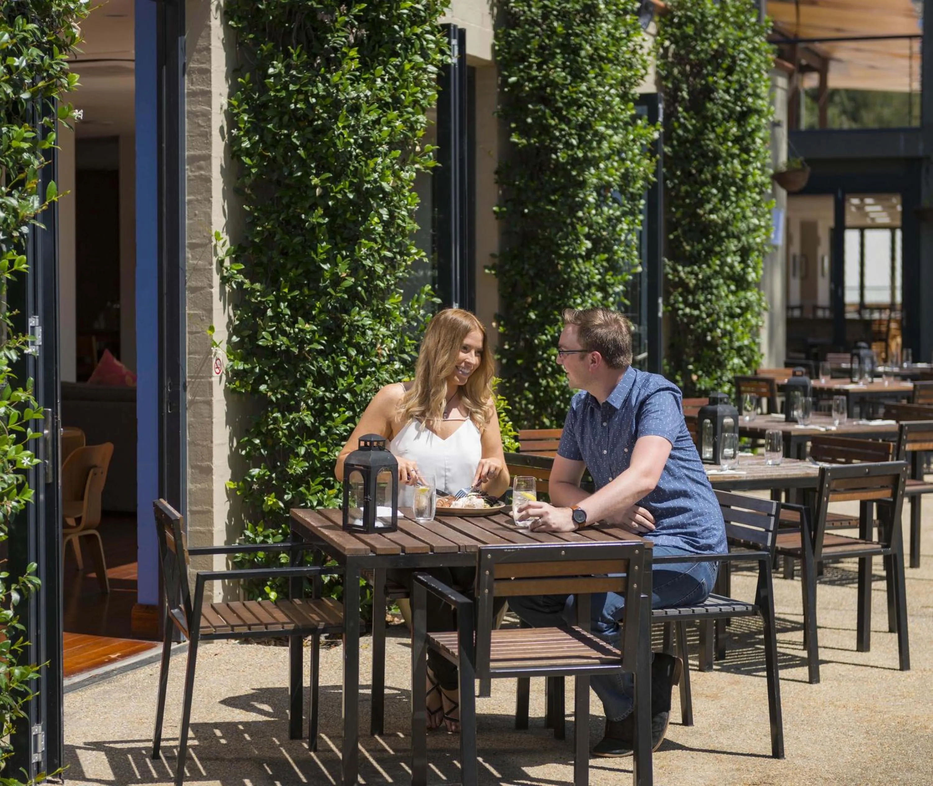 Restaurant/places to eat in Oaks Cypress Lakes Resort