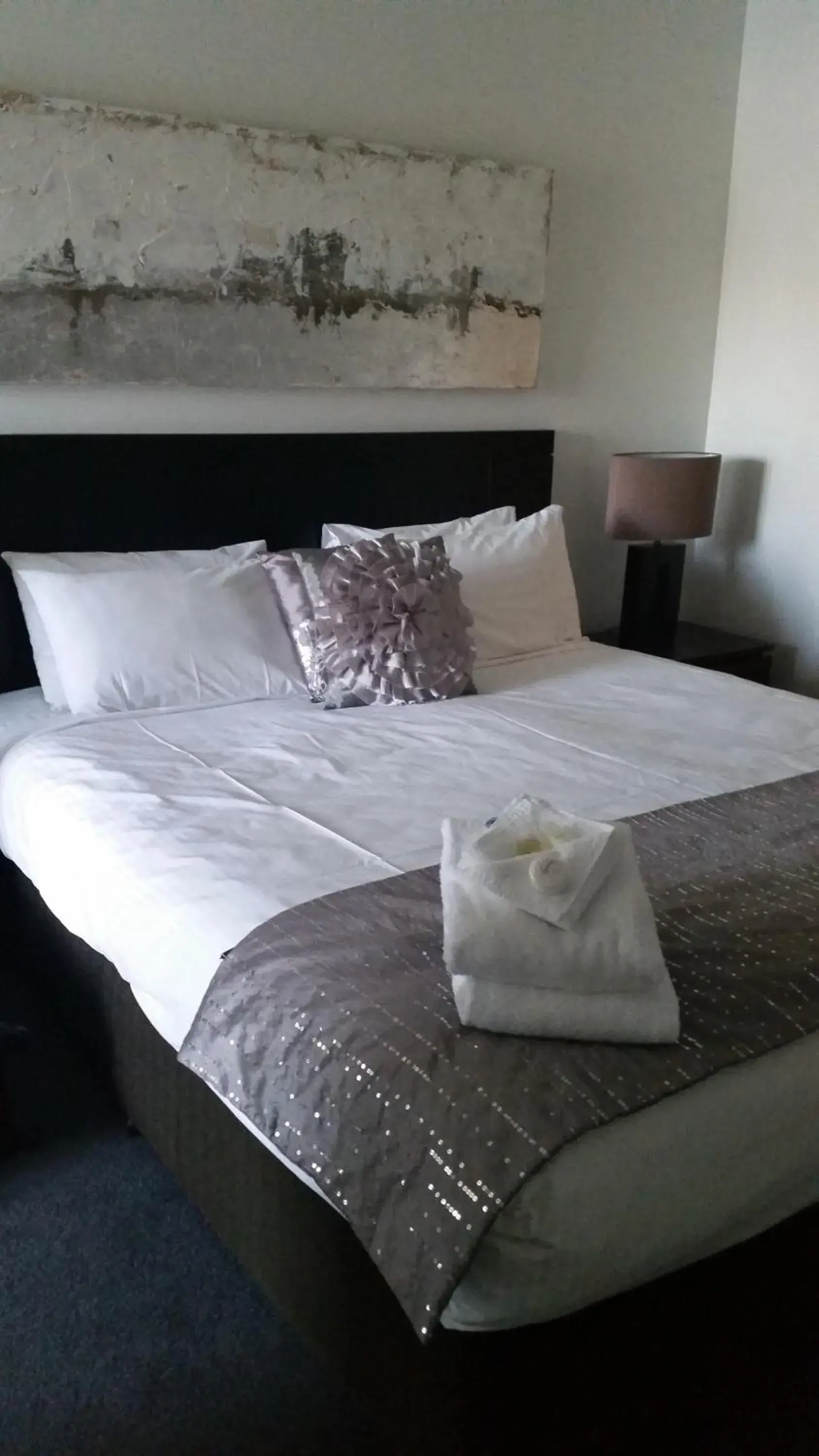 Superior One-Bedroom Suite in York's Boutique Motel Superior One-Bedroom Suite in York's Boutique Motel