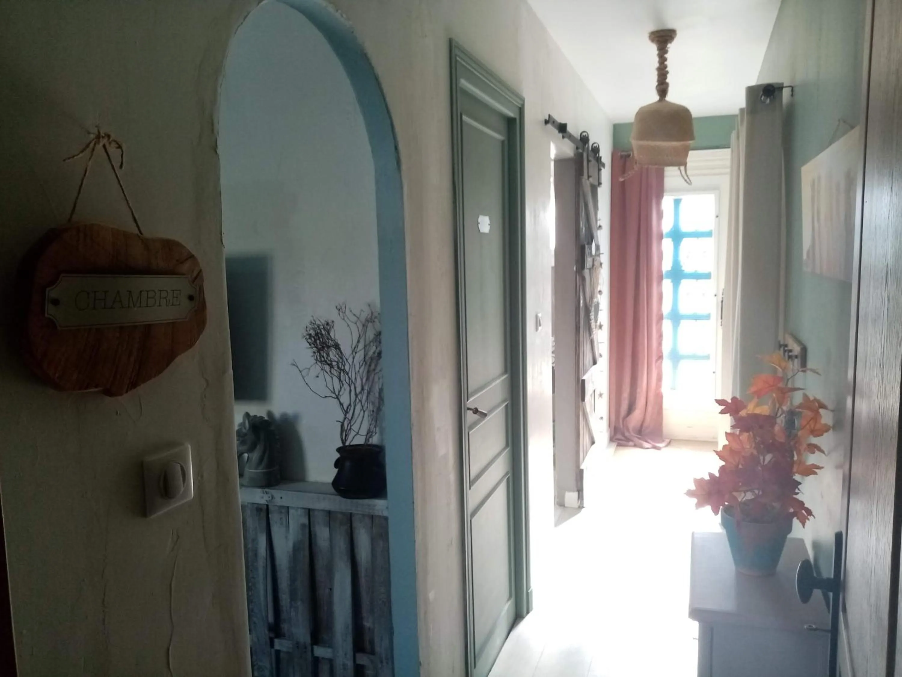 Photo of the whole room in La Norélie