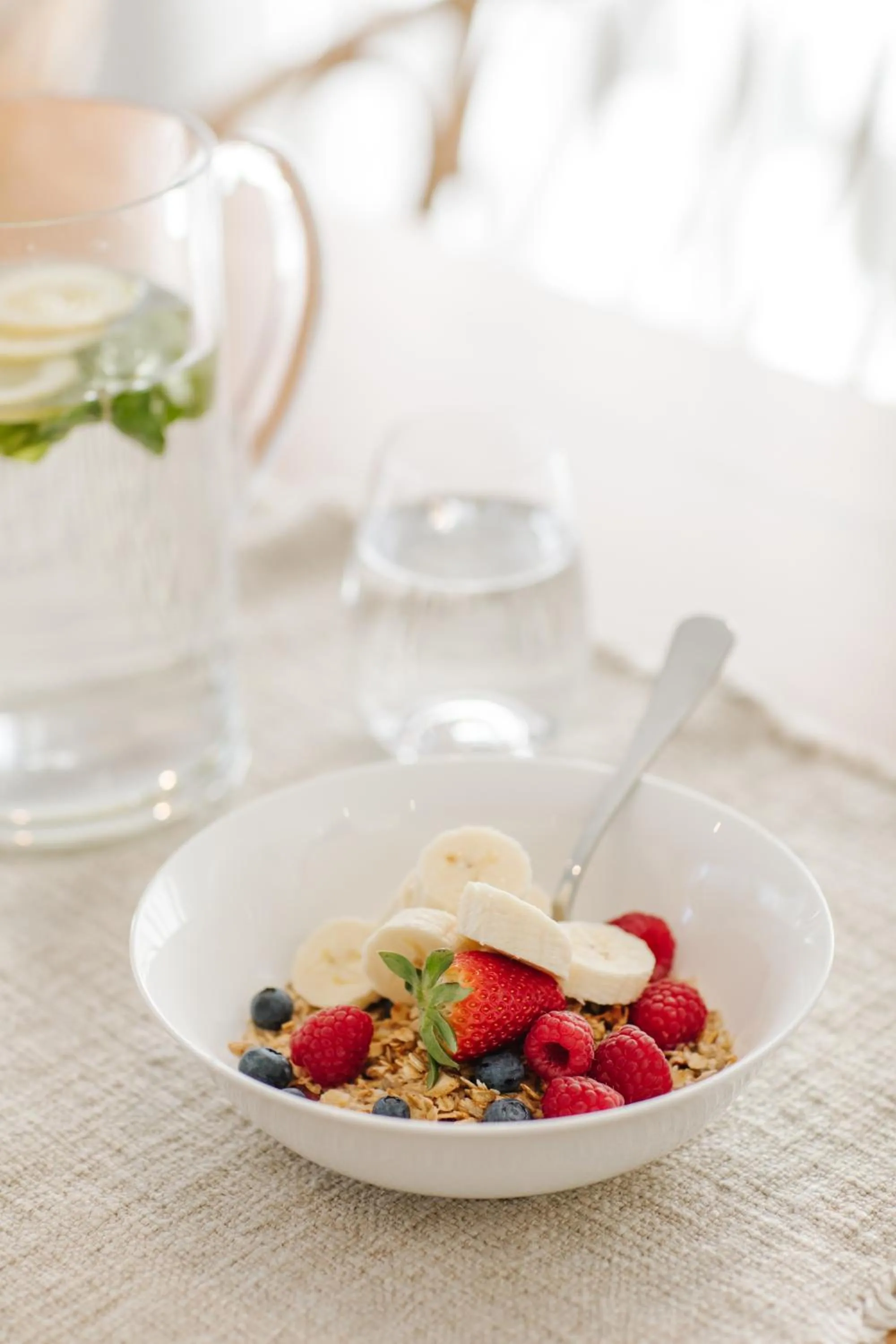 Continental breakfast in Mansi on Raymond