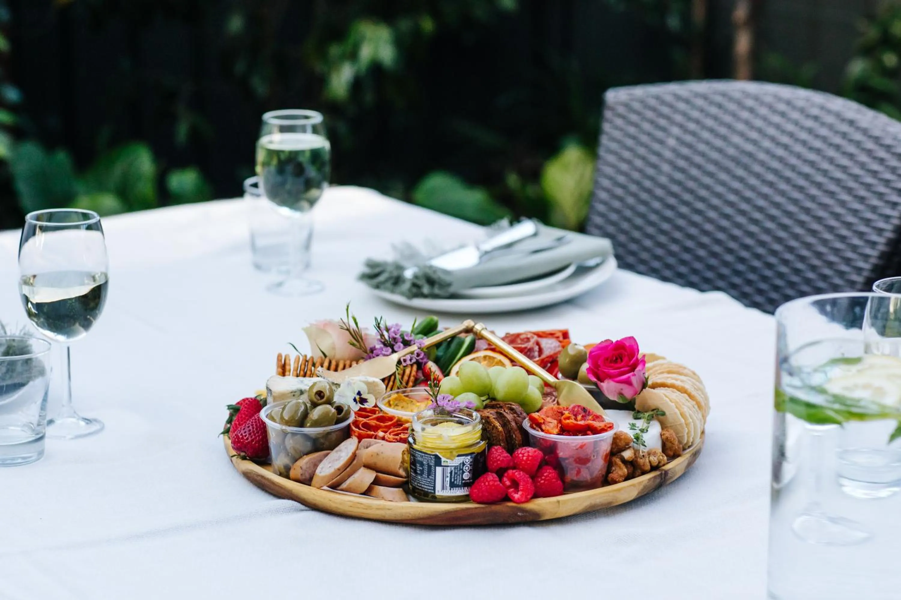 Inner courtyard view in Mansi on Raymond