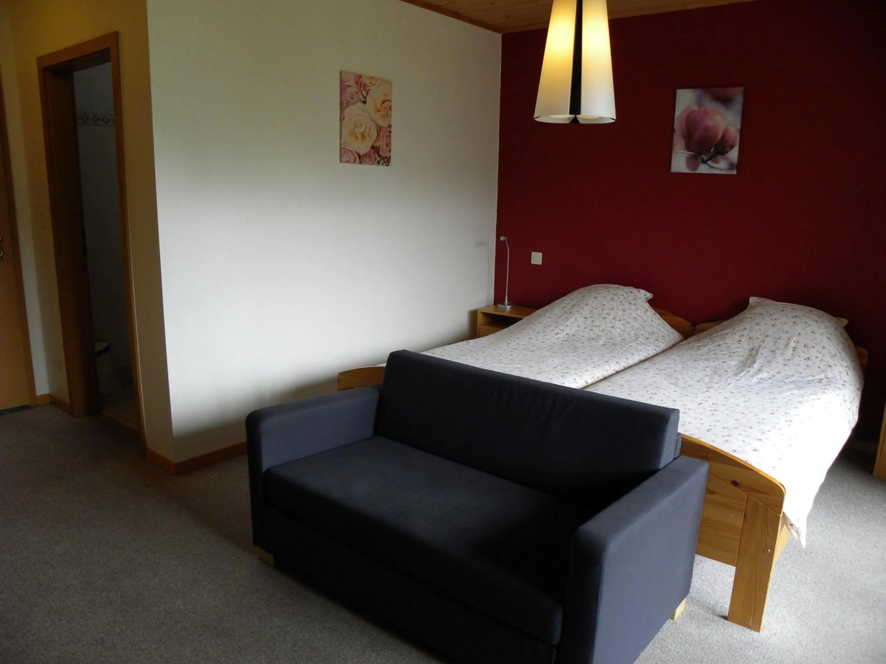 Bed in Hotel Restaurant Walliser Sonne