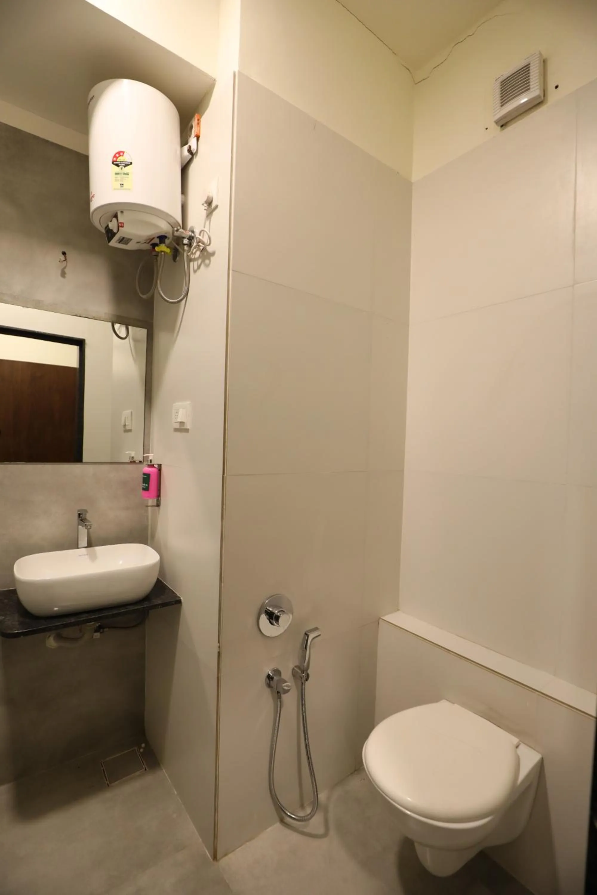 Shower in Greenotel Rooms Hazira, Surat