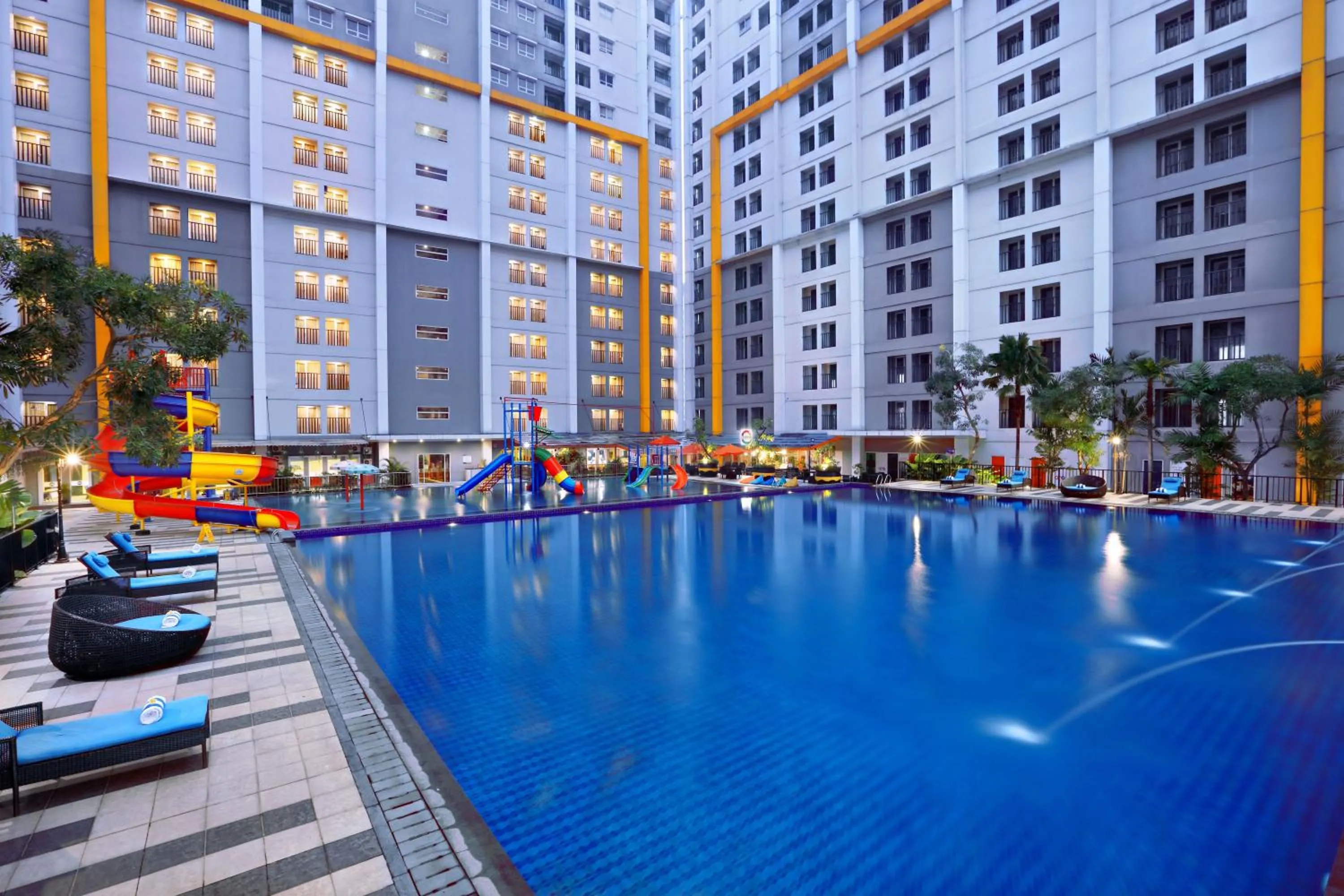 Swimming pool in Vega Hotel Gading Serpong