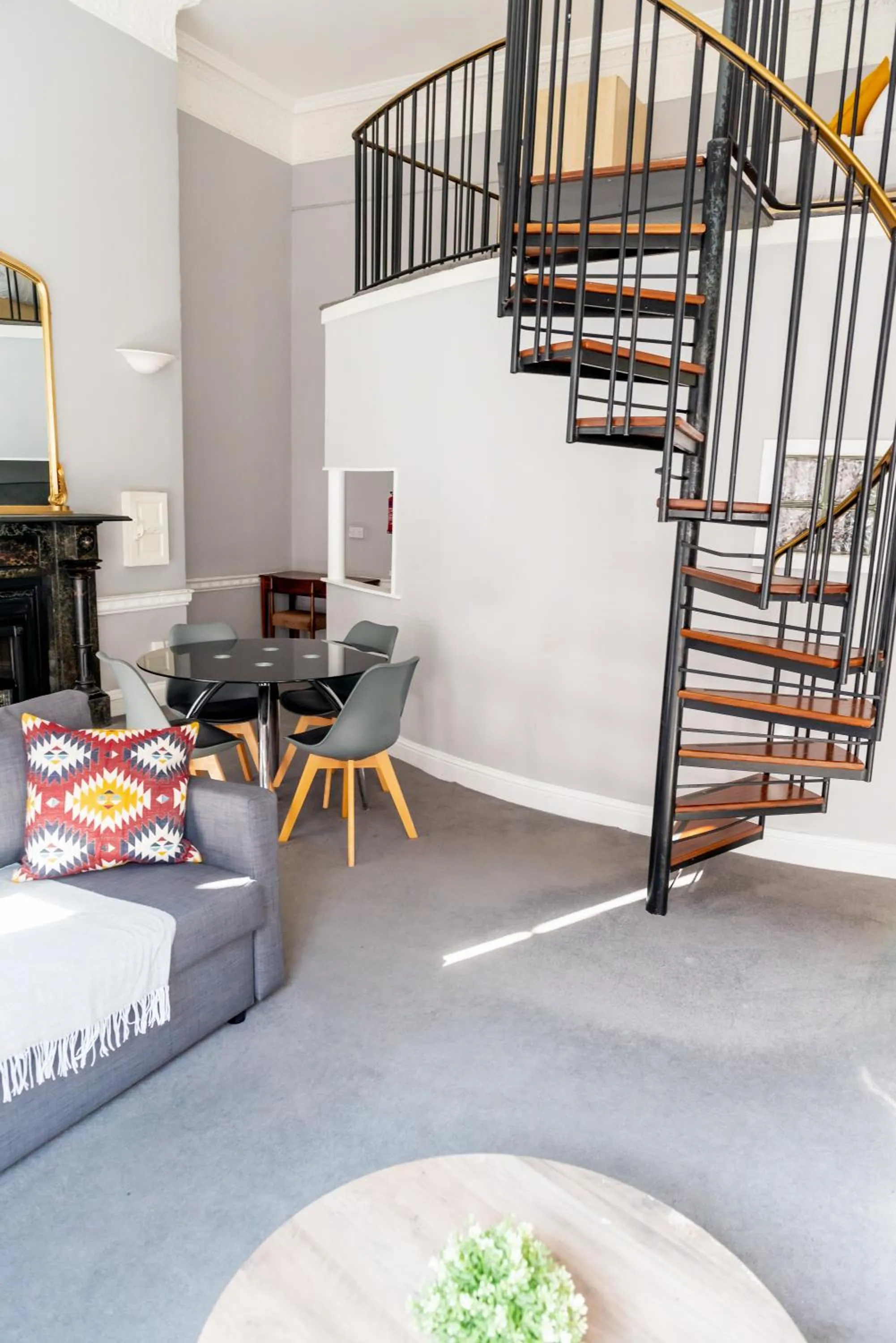 Living room in Leevin Studios