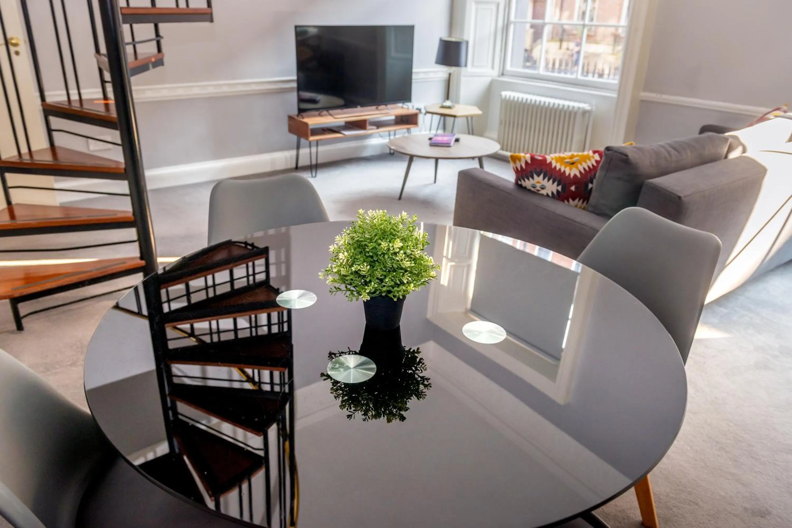 Living room in Leevin Studios