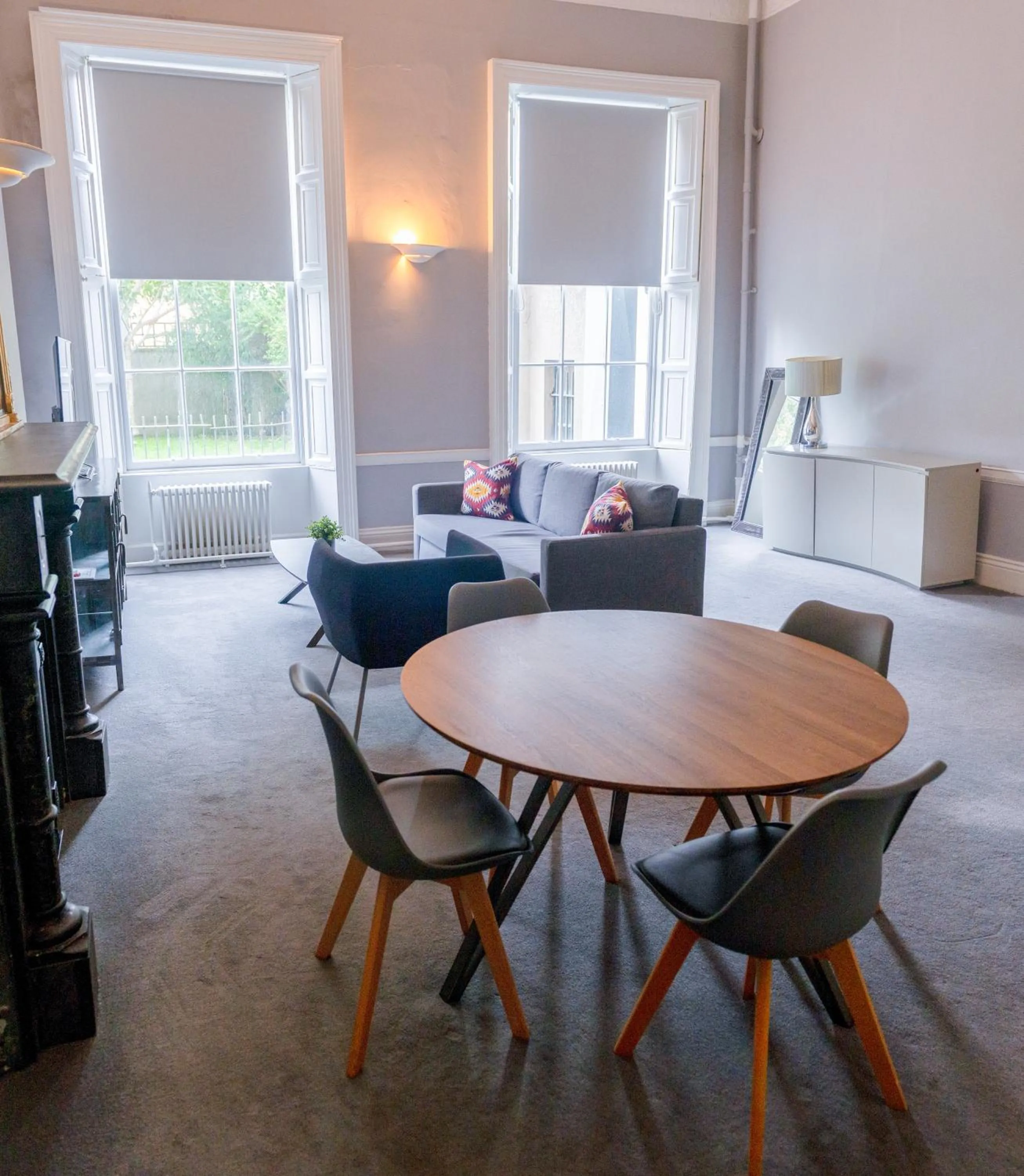 Living room in Leevin Studios