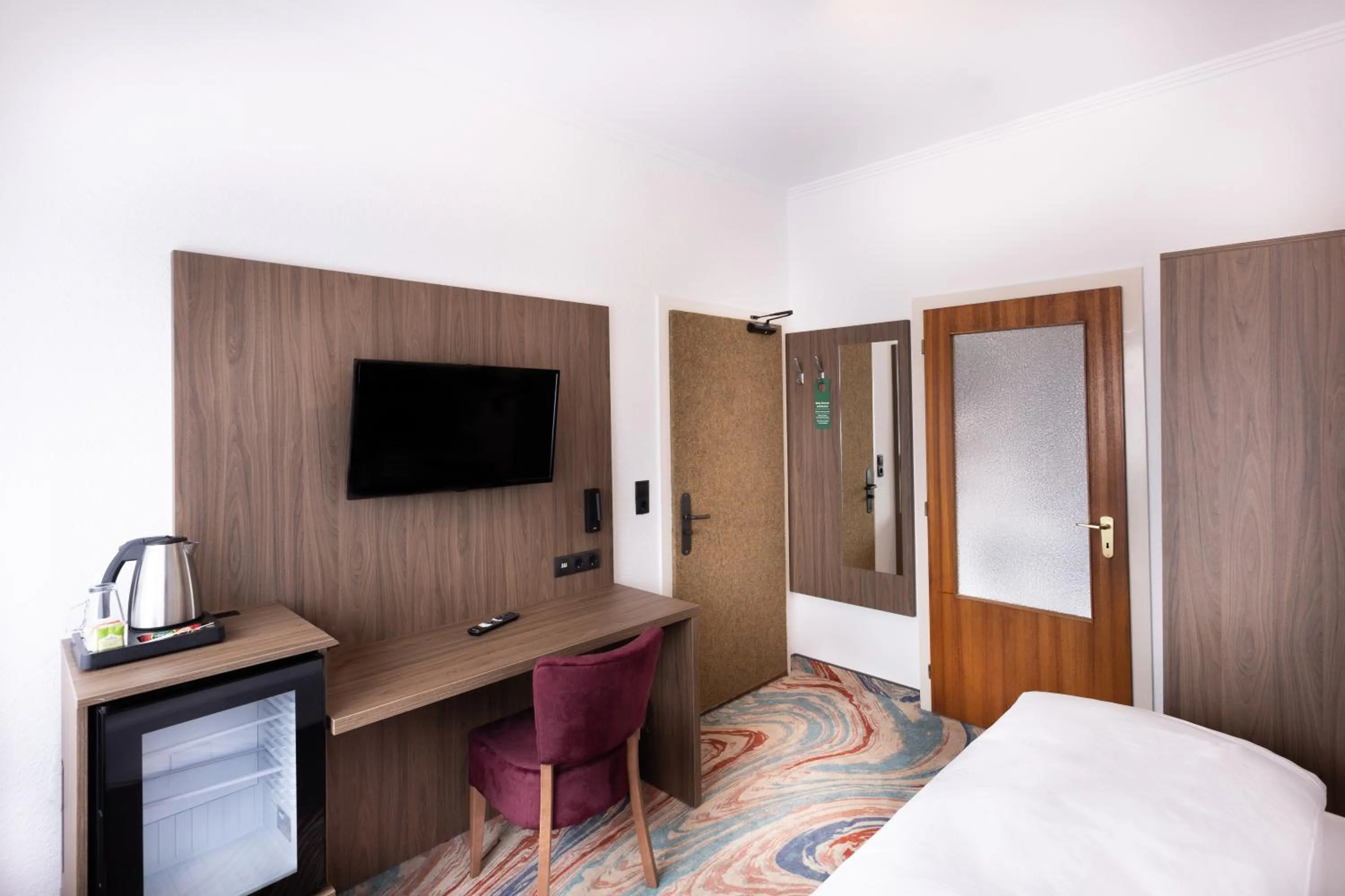 Photo of the whole room, Bed in Firzlaff's Hotel