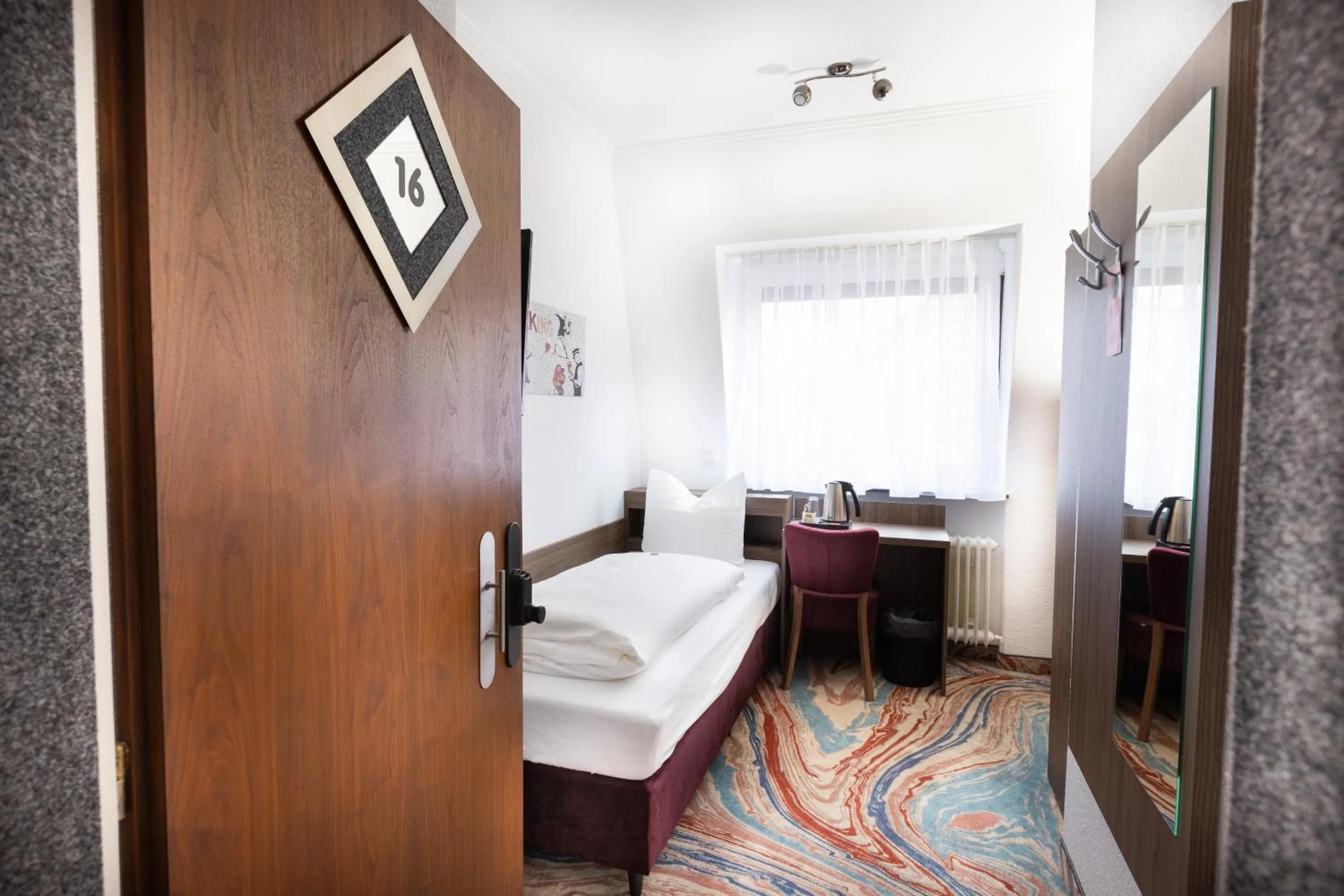 Photo of the whole room, Bed in Firzlaff's Hotel