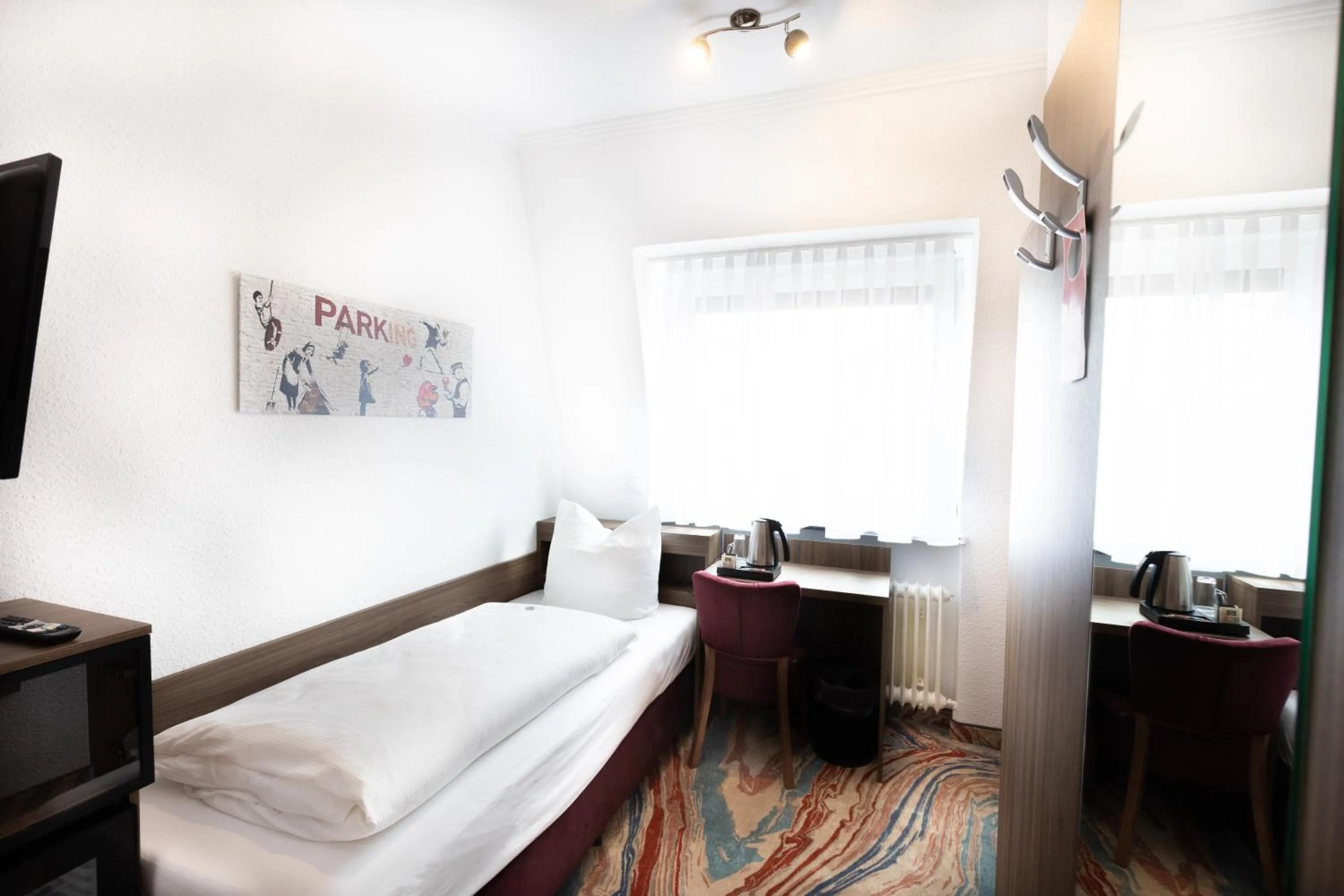 Photo of the whole room, Bed in Firzlaff's Hotel