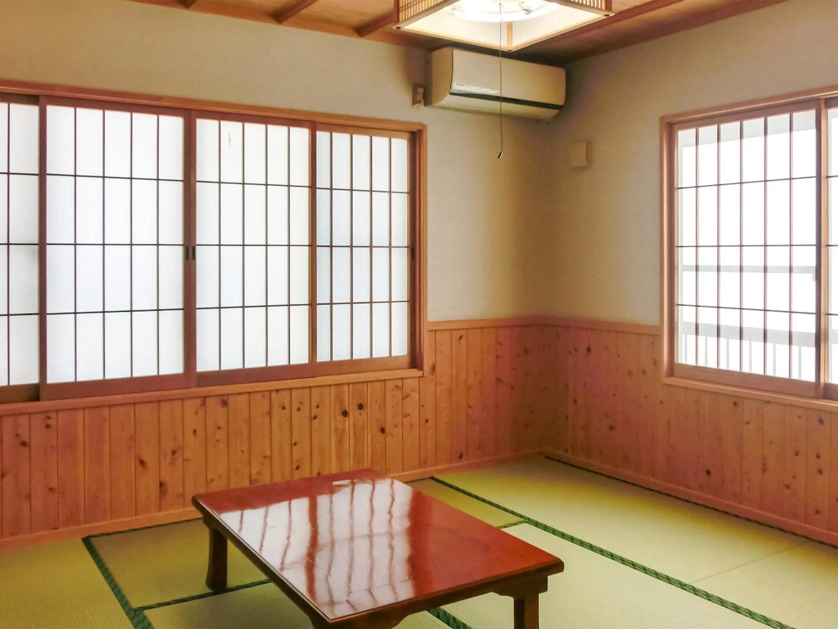 Photo of the whole room in Hanasaku Onsen Yoshiyaso