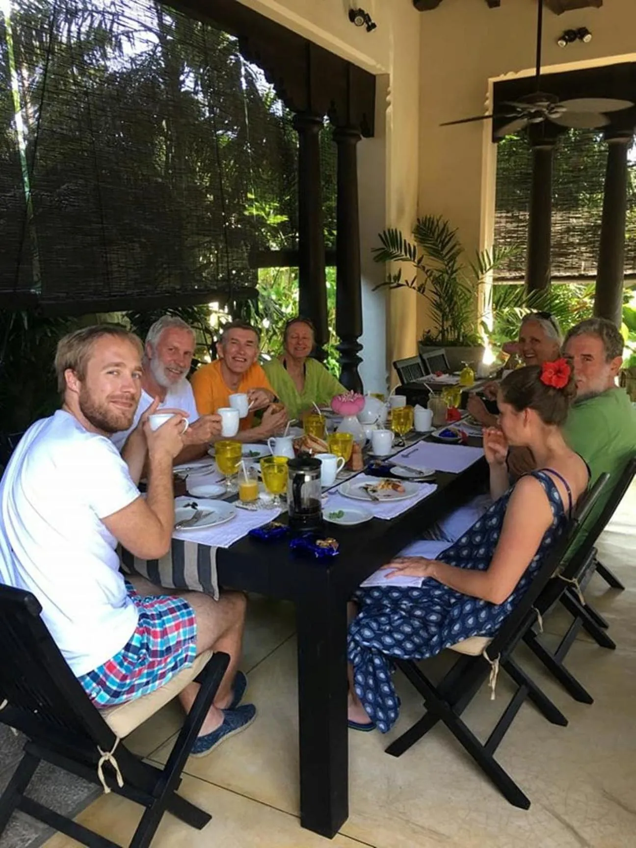 Restaurant/places to eat in Sergeant House Boutique Villa & Private Beach