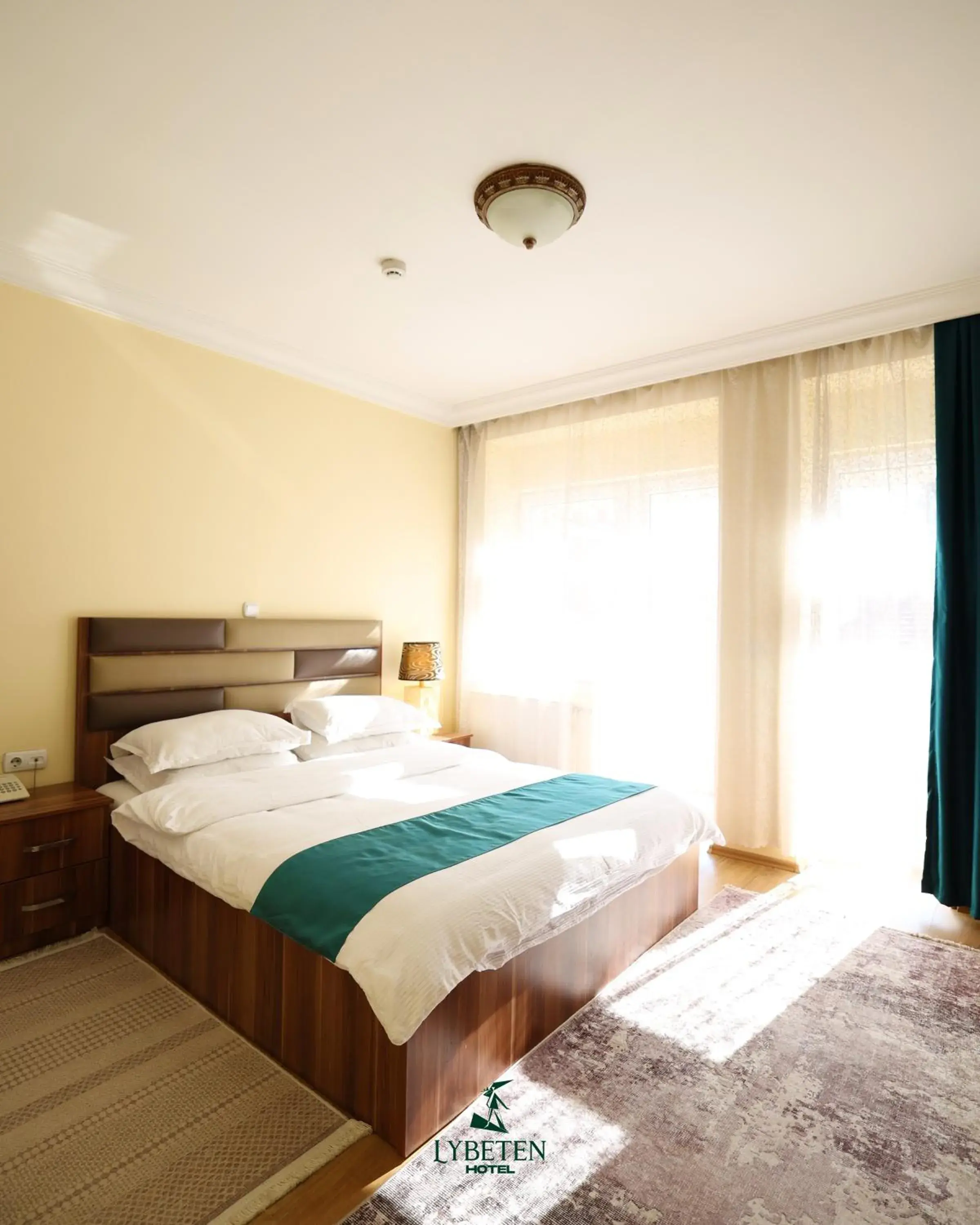 Triple Room with Balcony in HOTEL LYBETEN Triple Room with Balcony in HOTEL LYBETEN