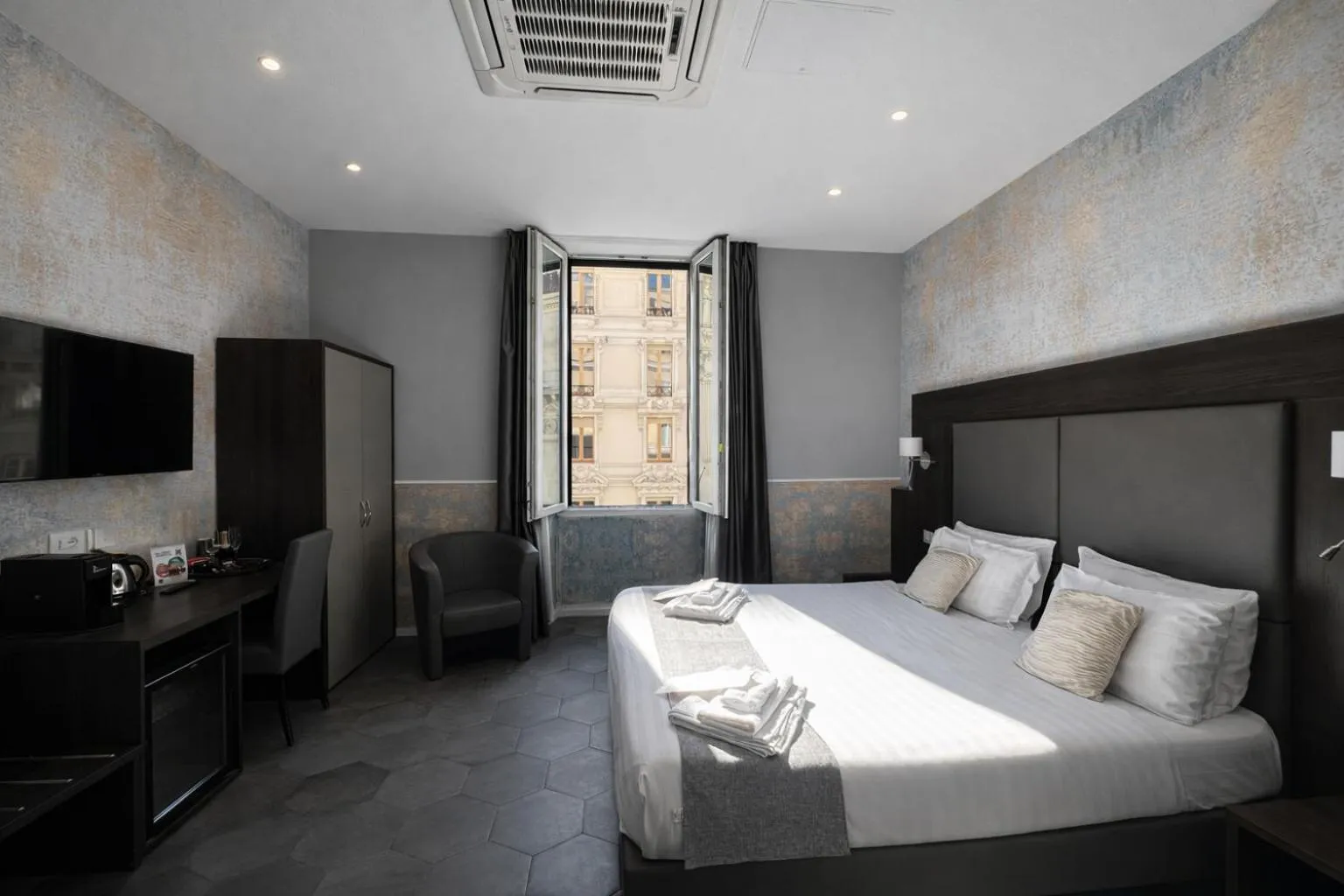 Bed in Bramble Luxury Suites