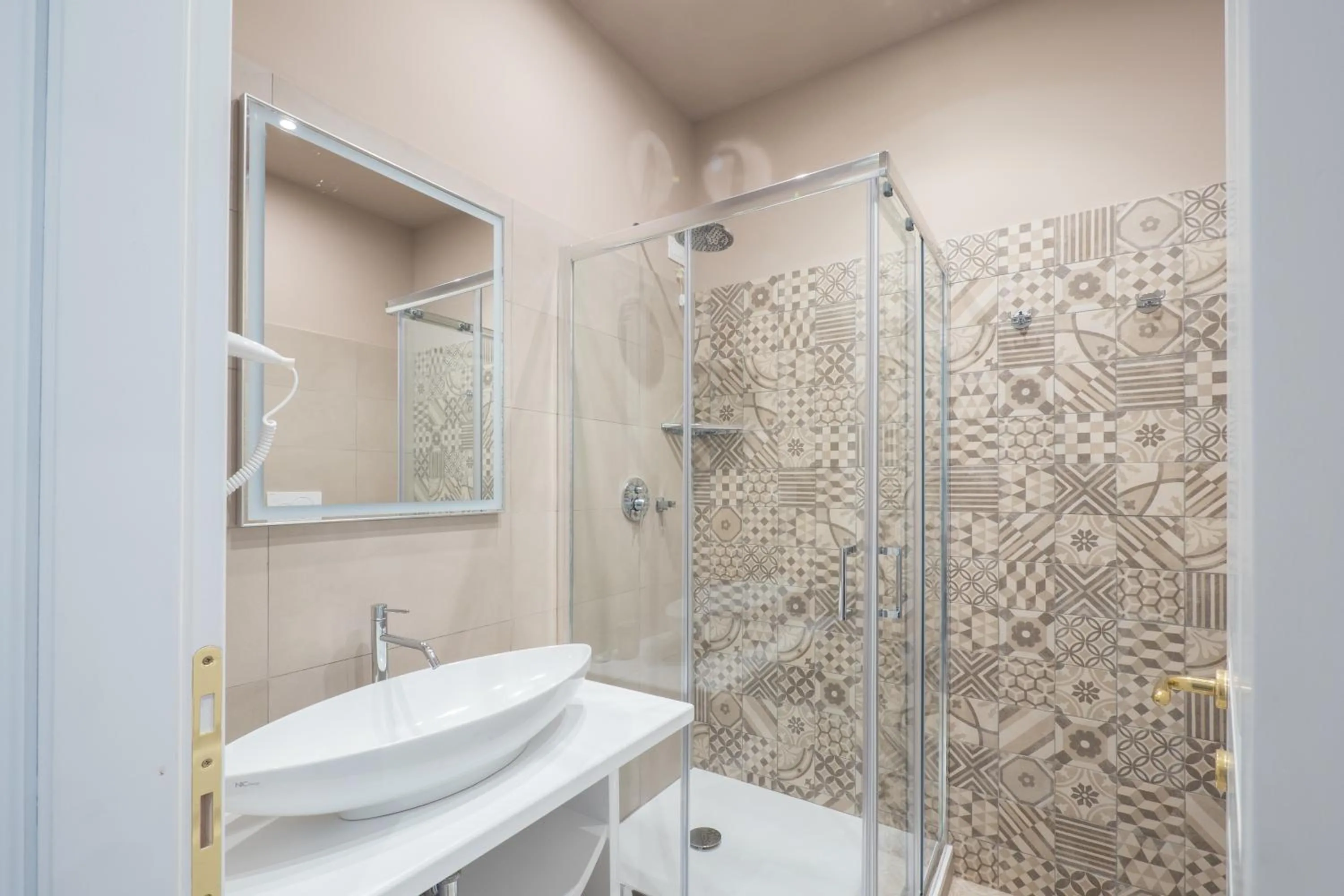 Toilet in Bramble Luxury Suites