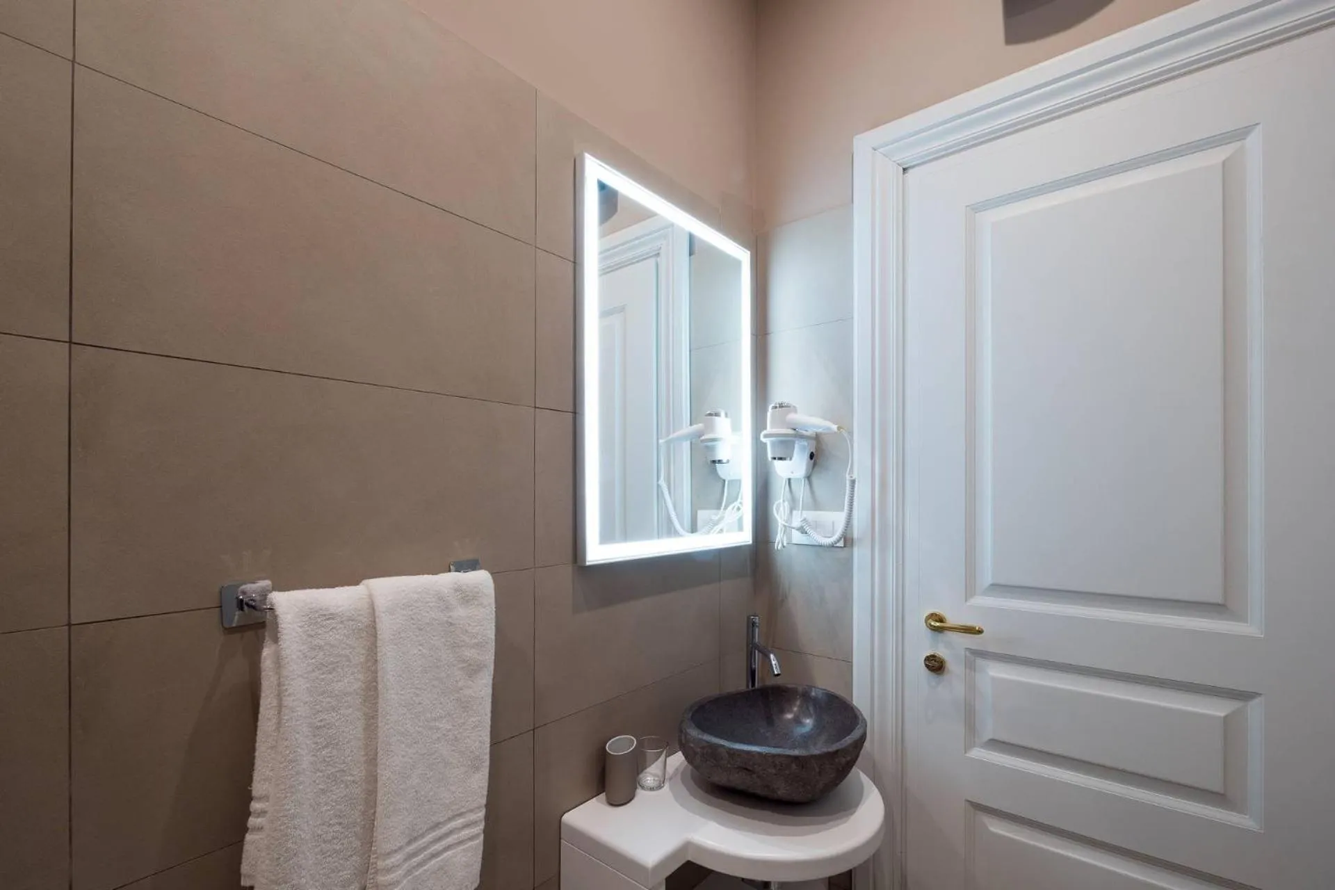 Toilet in Bramble Luxury Suites