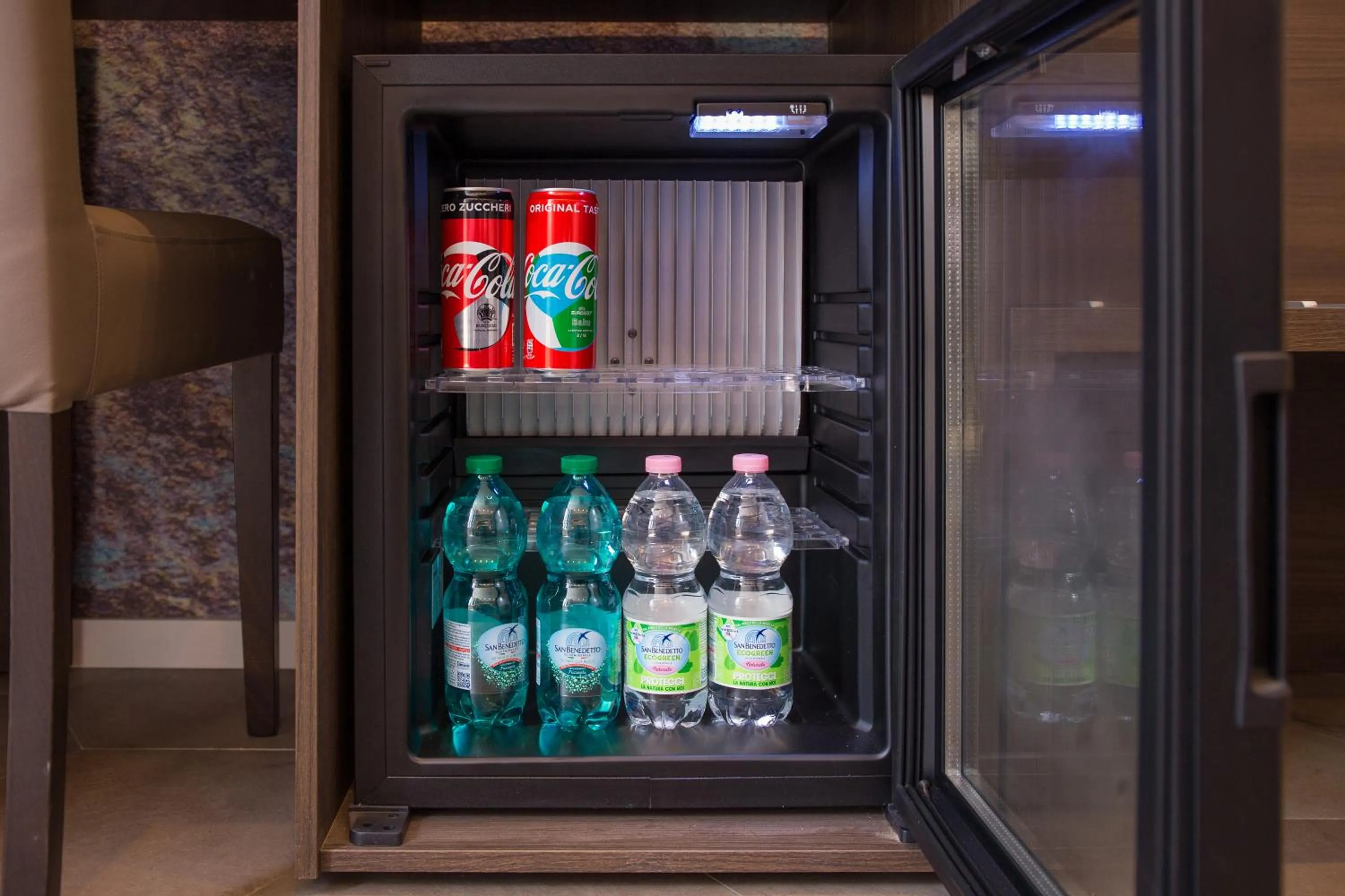 Coffee/tea facilities in Bramble Luxury Suites