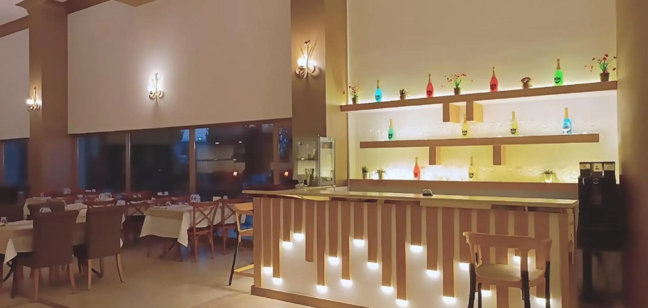 Restaurant/places to eat in Silver Tower Residence