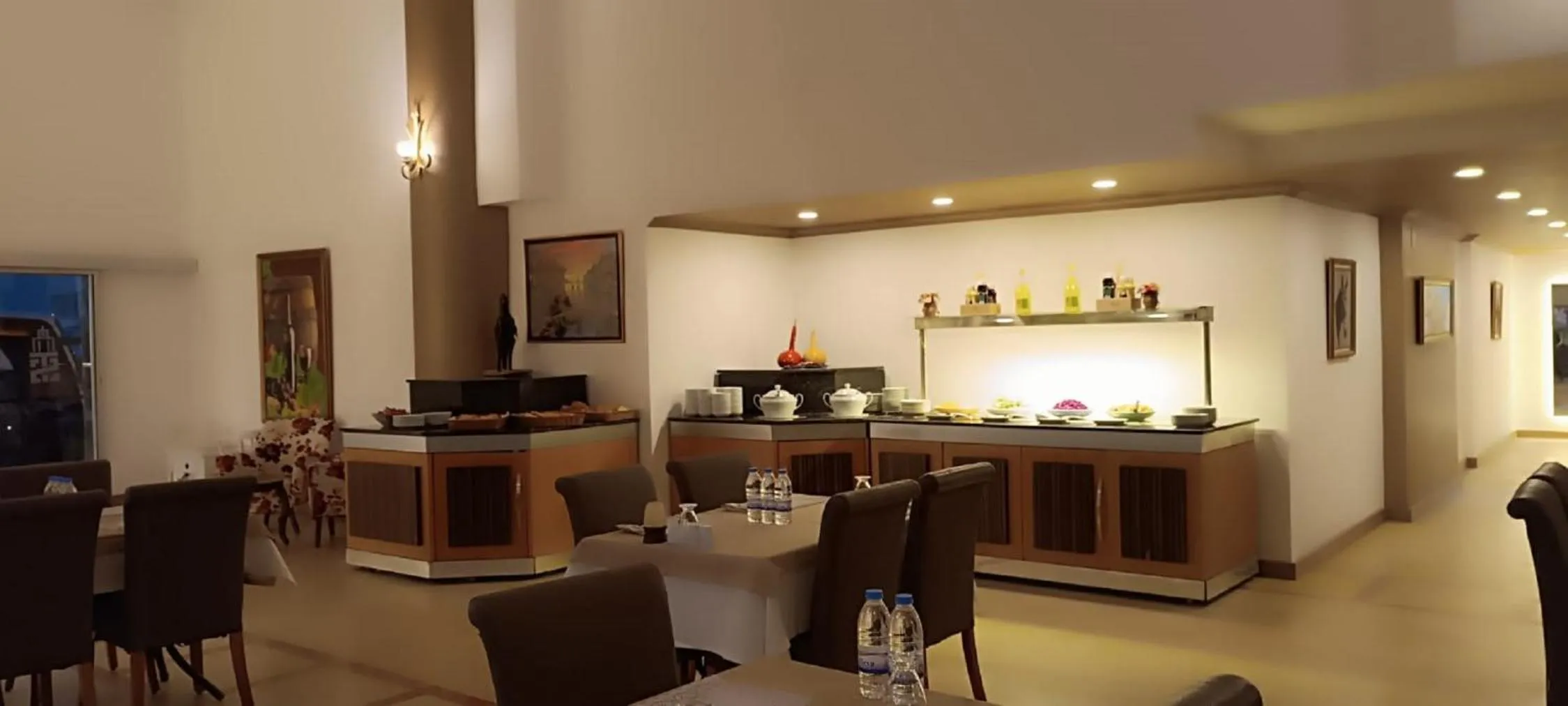 Restaurant/places to eat in Silver Tower Residence