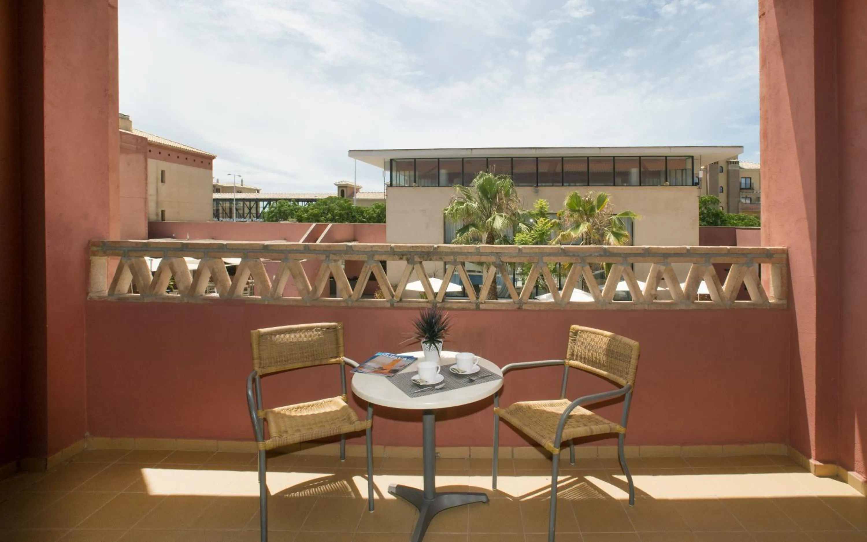 Balcony/Terrace in Leo Enebrales