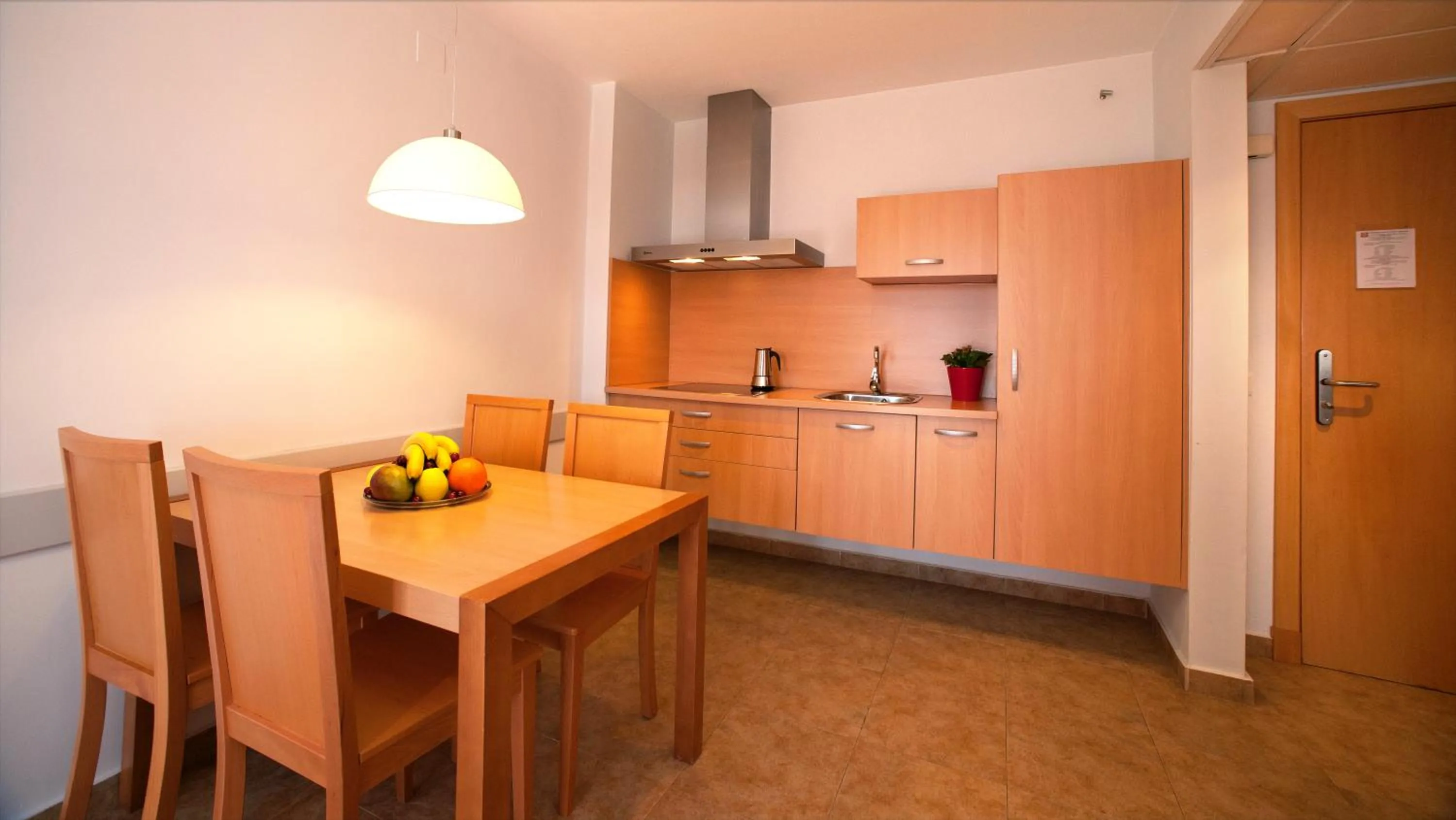 Kitchen or kitchenette in Leo Enebrales