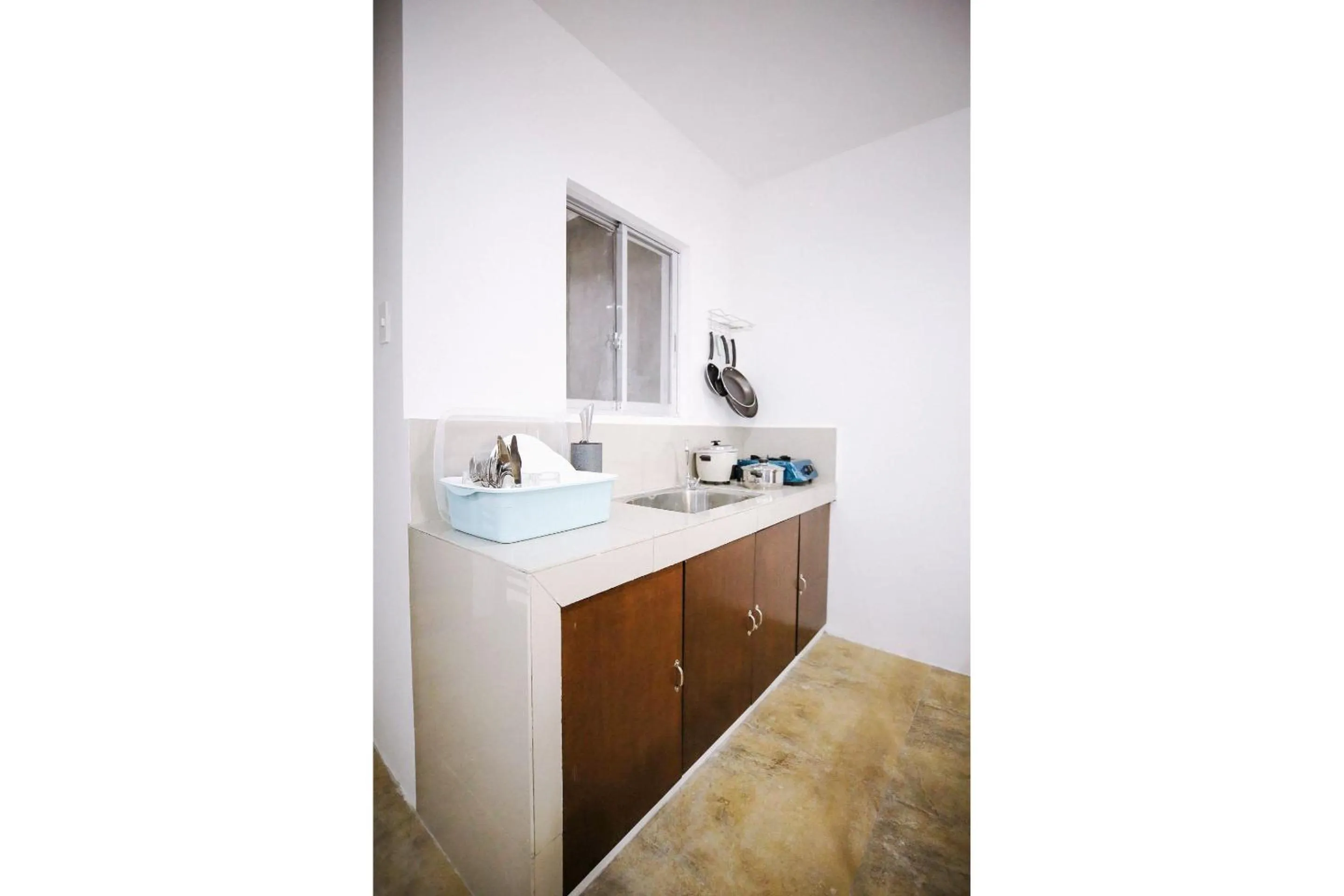 Dining area in OYO 789 Abn Residences