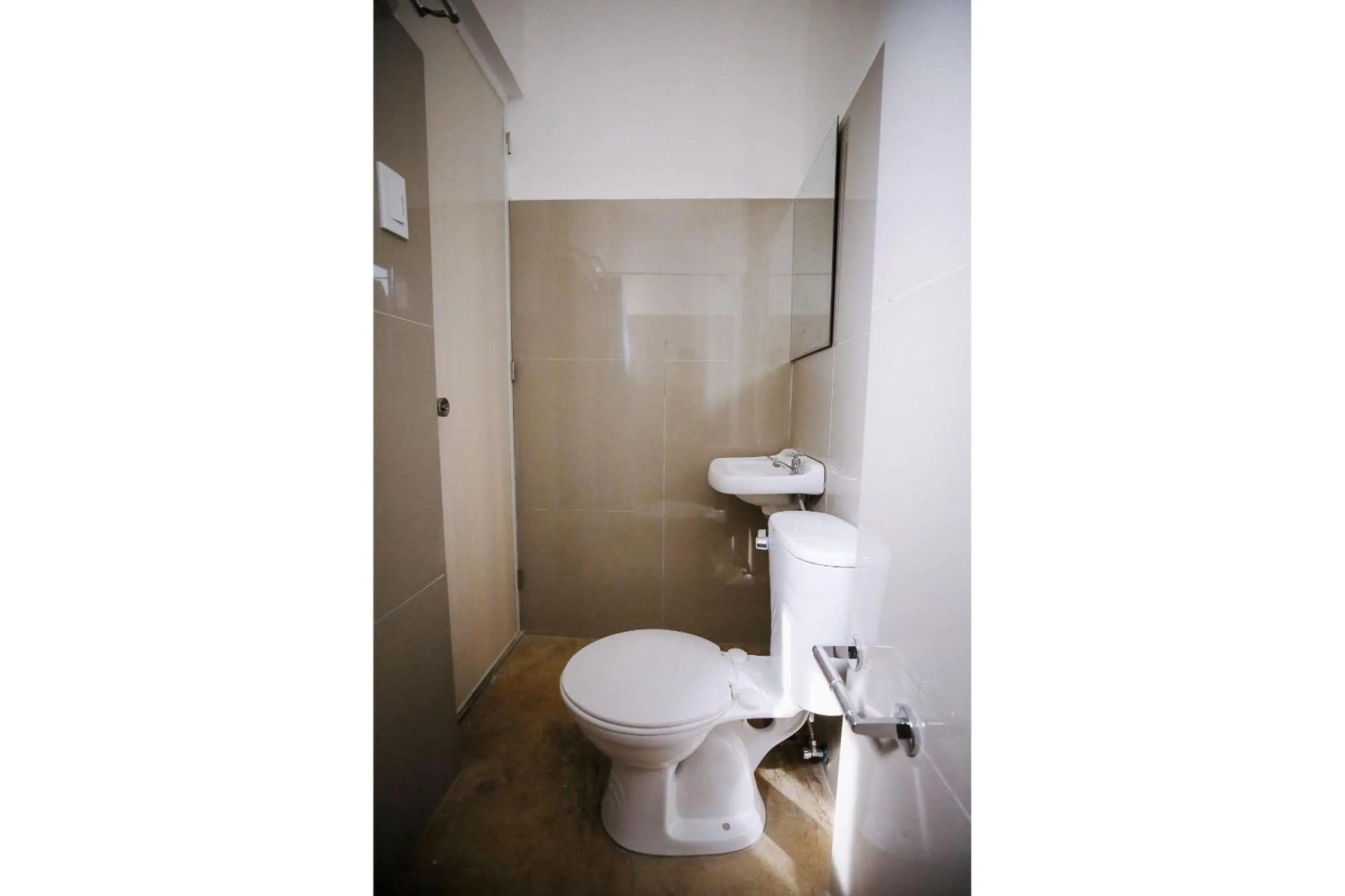 Bathroom in OYO 789 Abn Residences