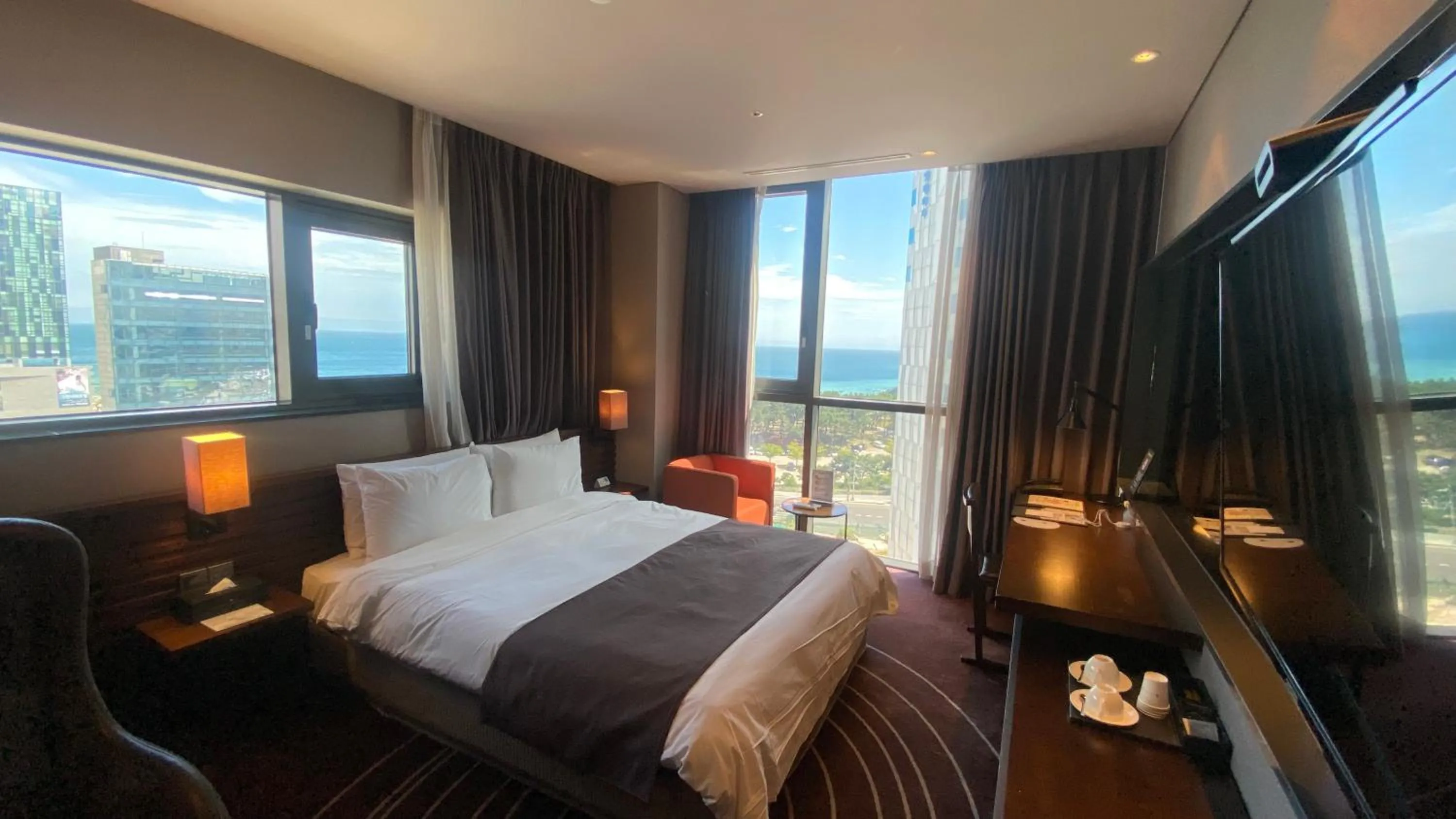 View (from property/room), Bed in Best Louis Hamilton Hotel Haeundae