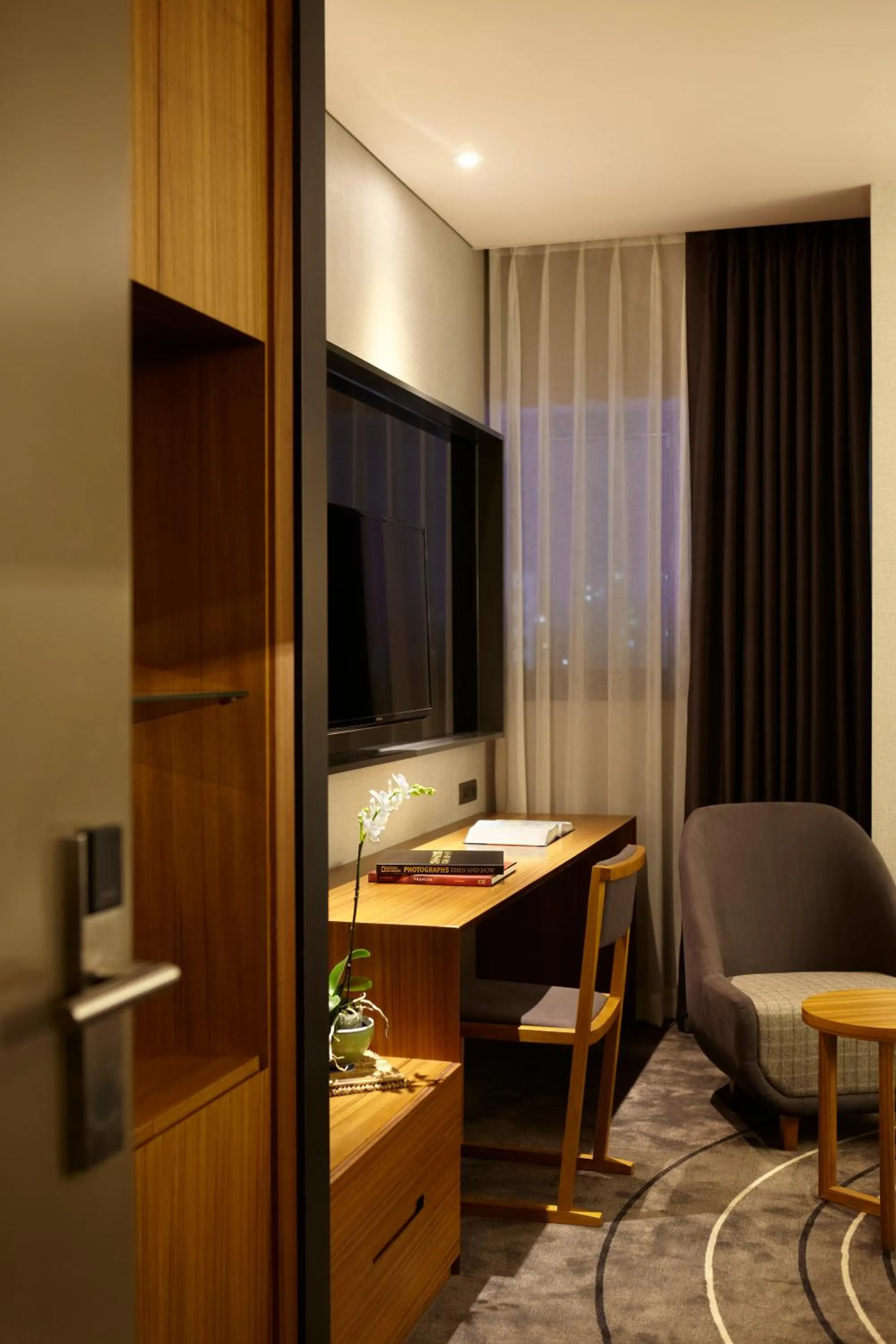 TV and multimedia in Best Louis Hamilton Hotel Haeundae