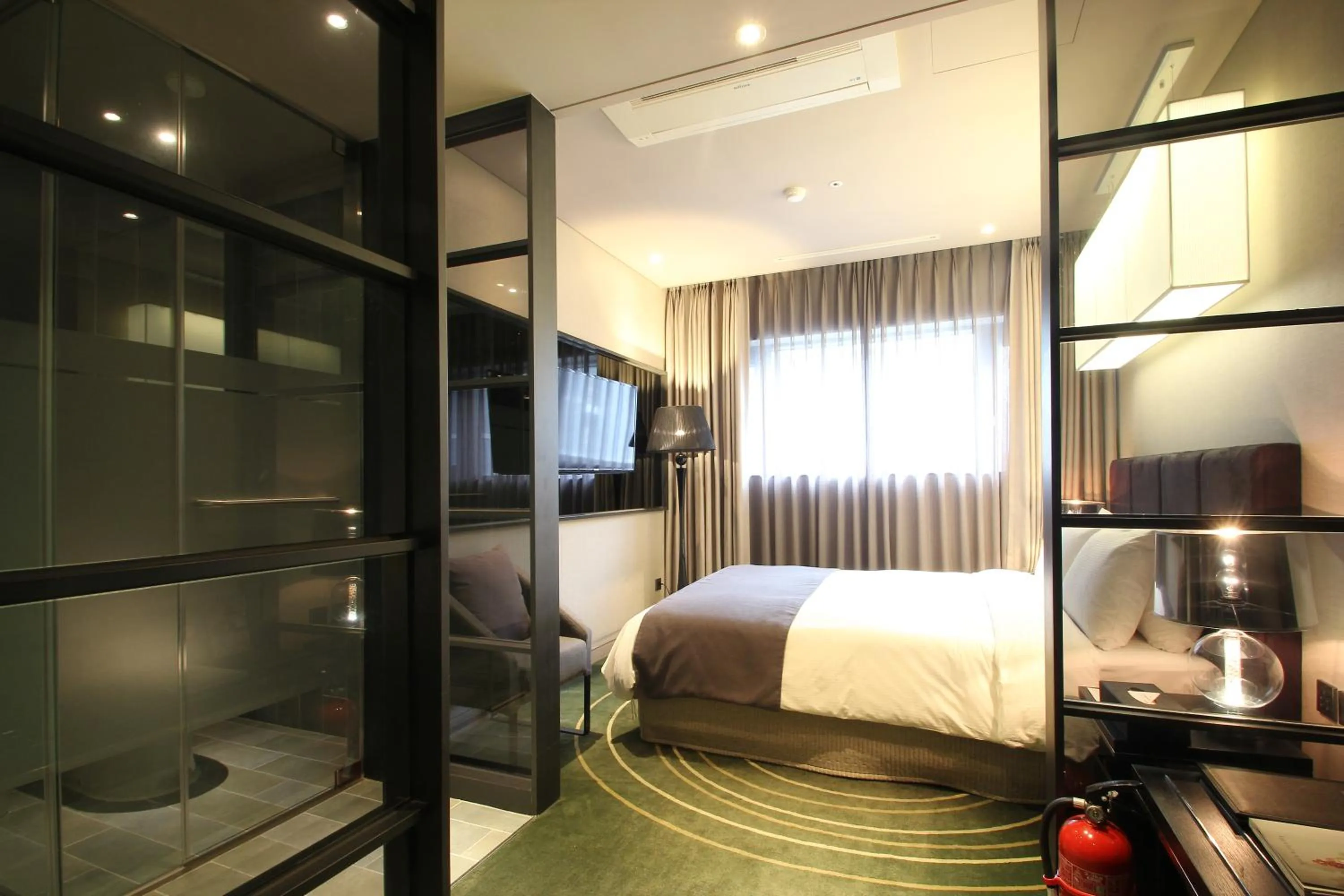 Day, Bed in Best Louis Hamilton Hotel Haeundae