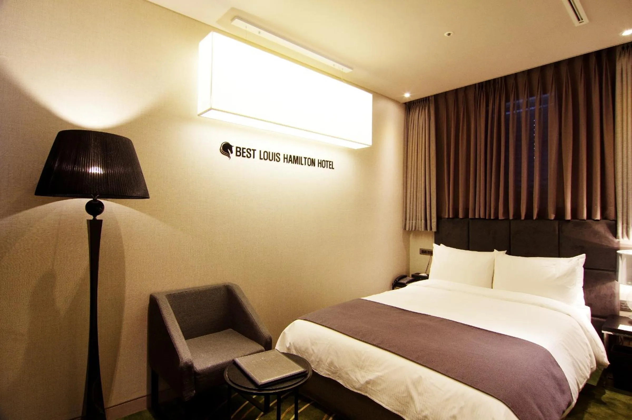 Bedroom, Bed in Best Louis Hamilton Hotel Haeundae