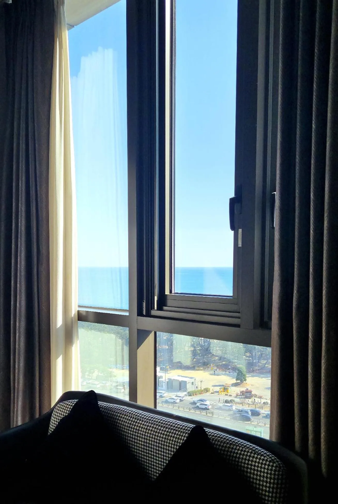 Natural landscape, Bed in Best Louis Hamilton Hotel Haeundae