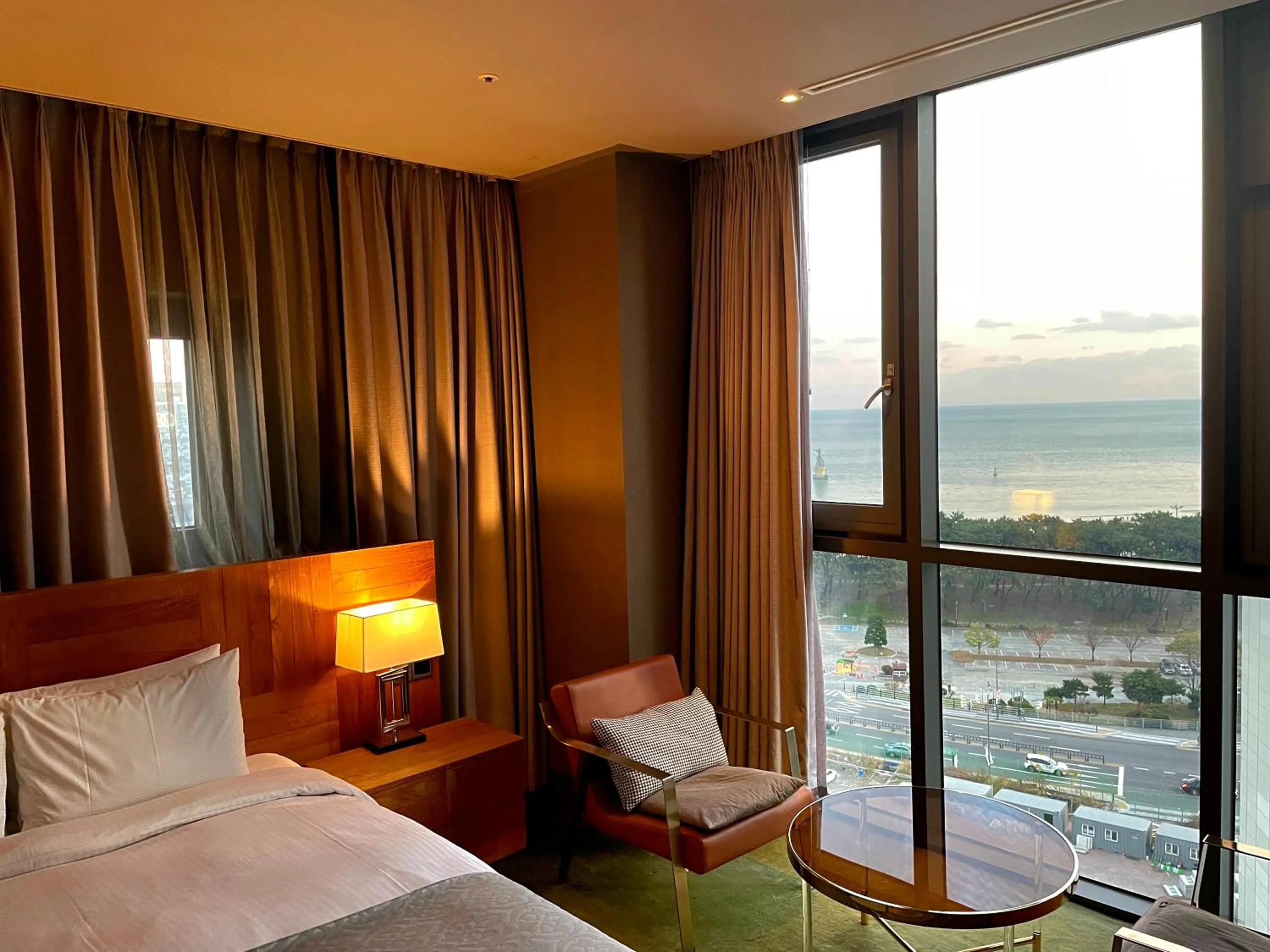 View (from property/room), Bed in Best Louis Hamilton Hotel Haeundae