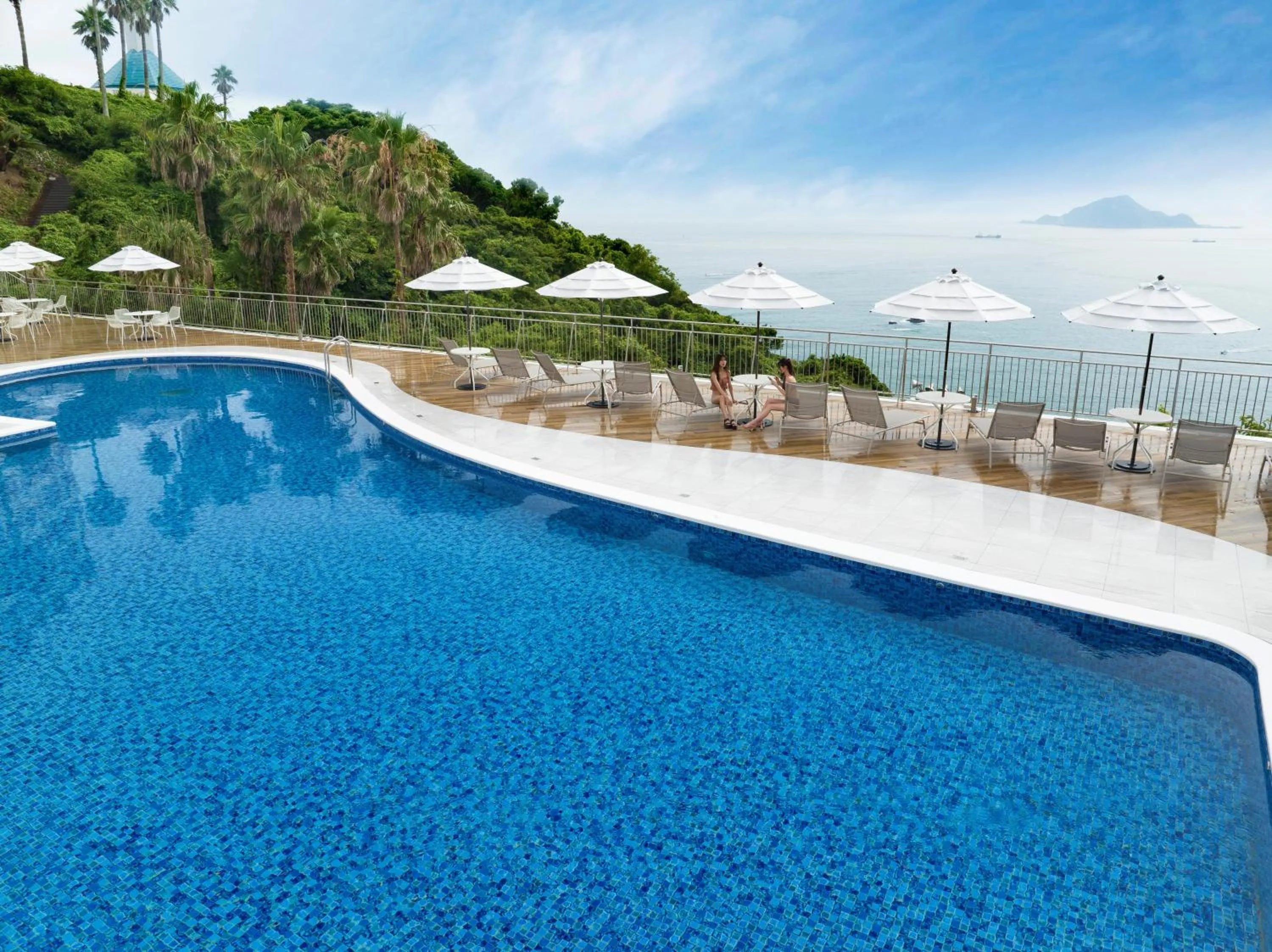 Swimming pool in Irago Ocean Resort