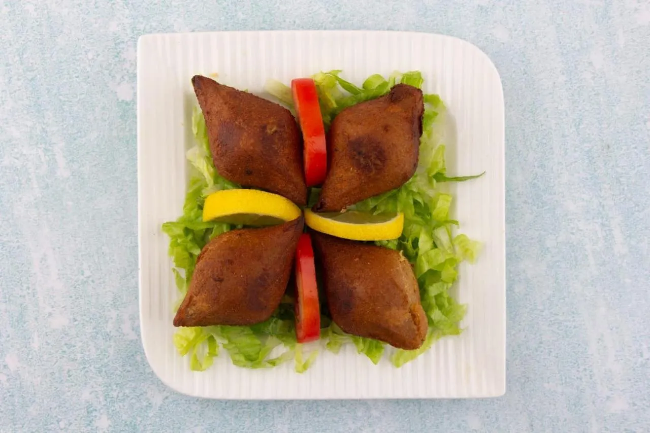 Restaurant/places to eat in ALYA Hotel