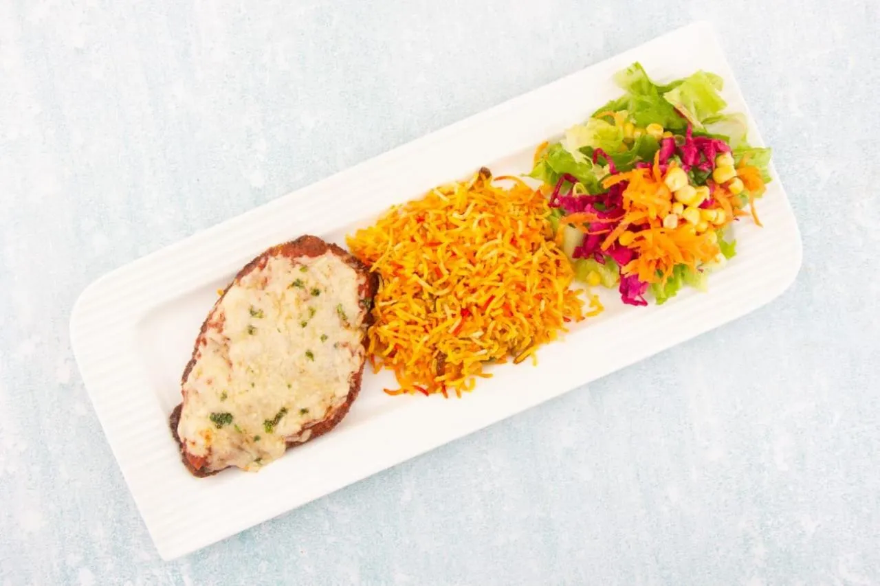 Restaurant/places to eat in ALYA Hotel