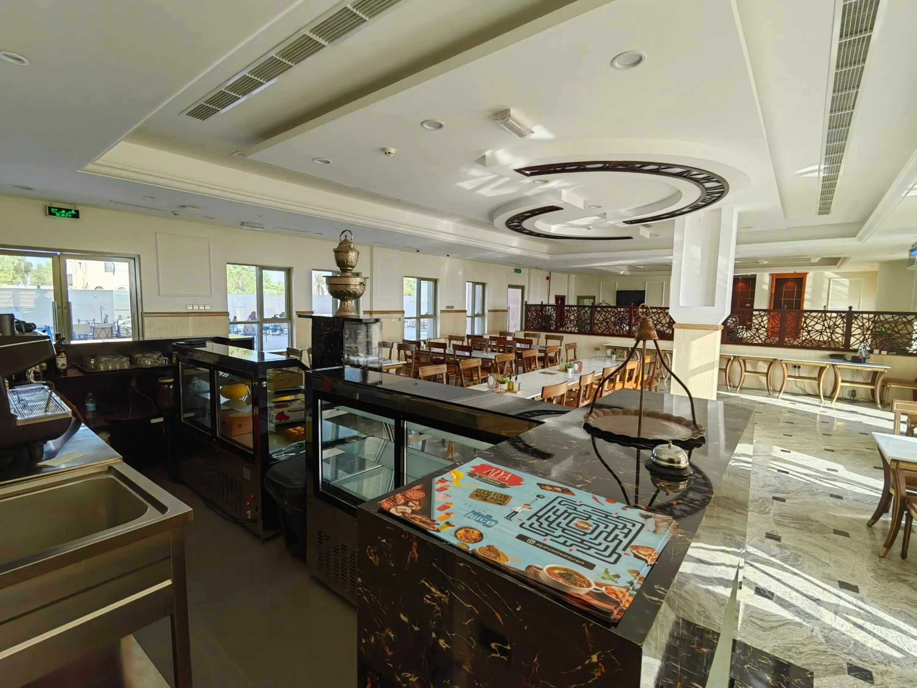 Restaurant/places to eat in ALYA Hotel