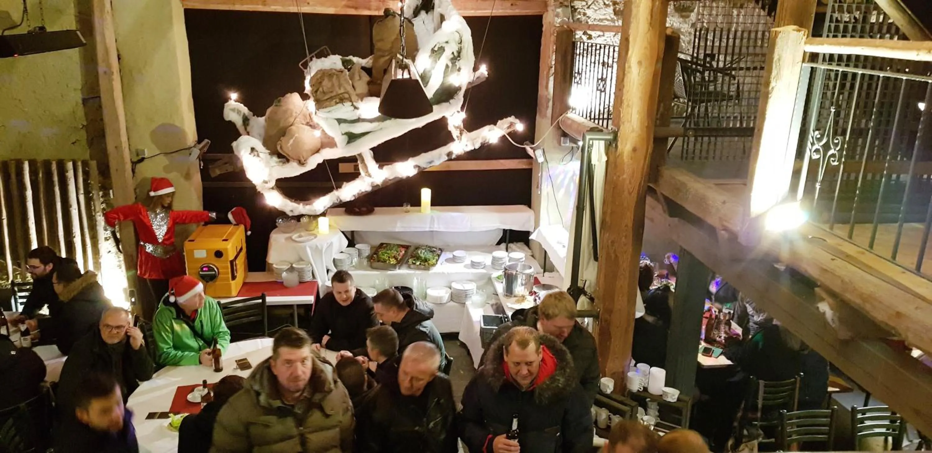 People in Eventhotel Ö - Cappuccino