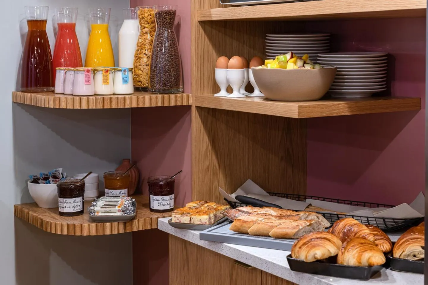 Buffet breakfast in O.Lysée Hotel