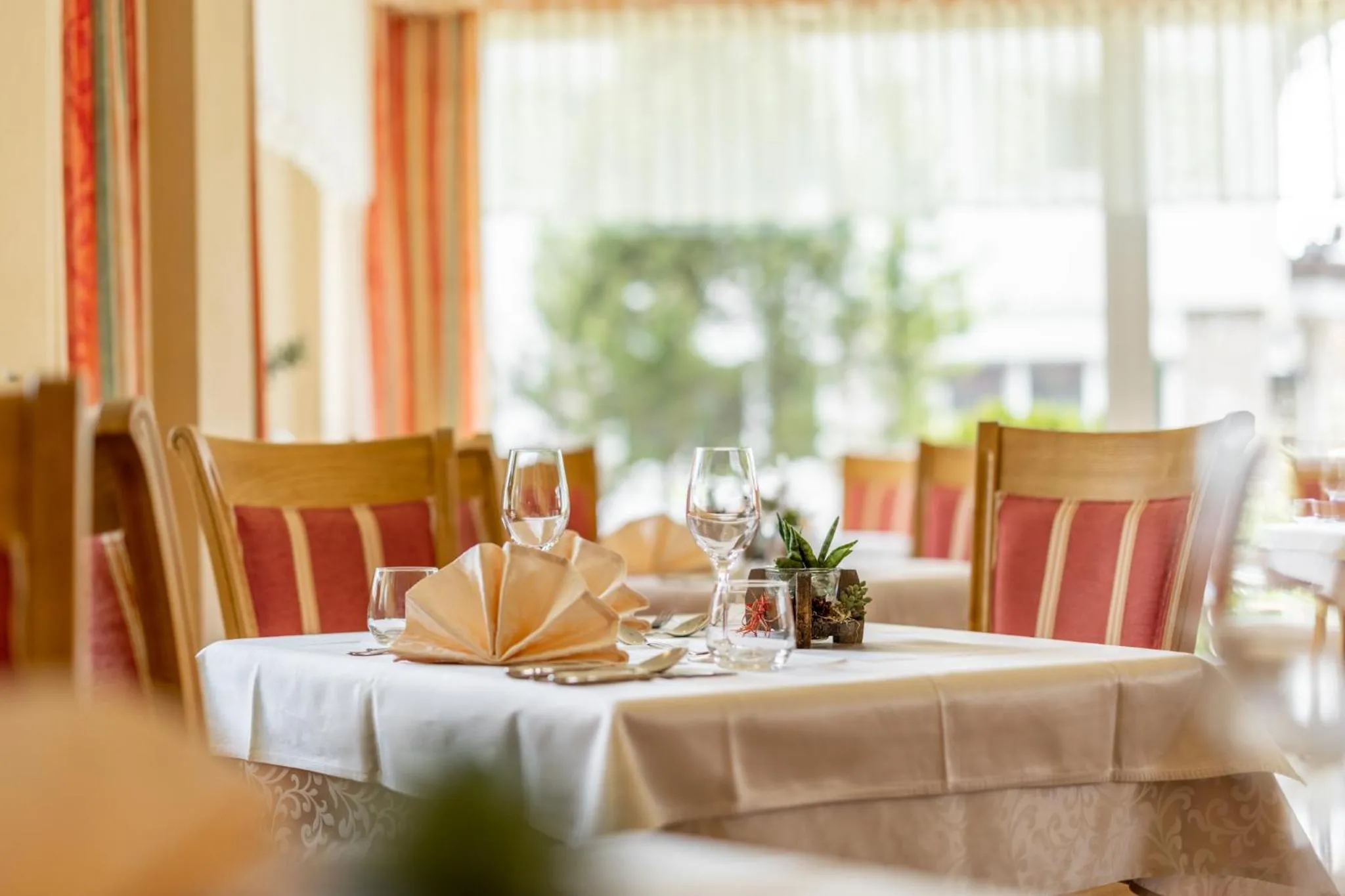 Restaurant/places to eat in Hotel Schönegg