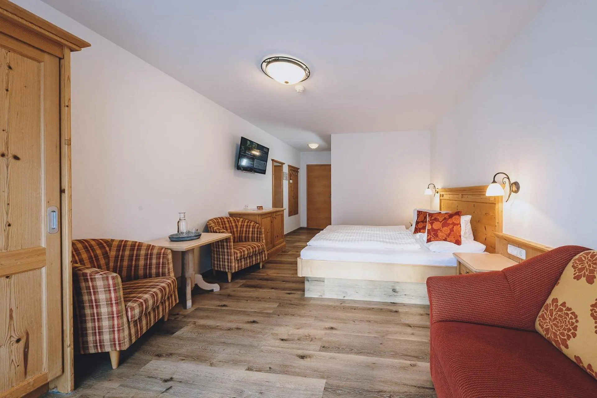 Photo of the whole room, Bed in Hotel Vorderronach