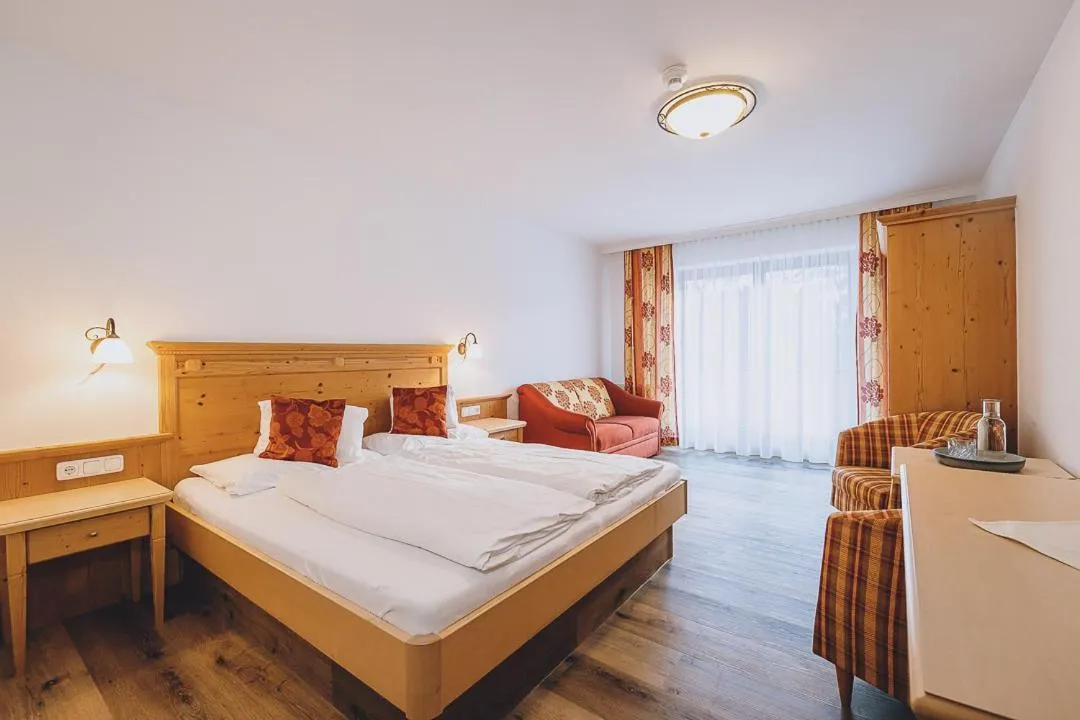 Bed in Hotel Vorderronach